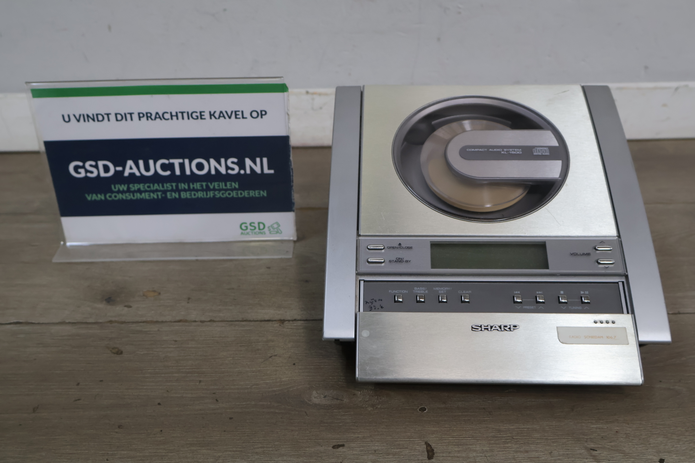 Sharp Compact Audio System XL-1500 – foto 2 – kavel bij GSD Auctions, Zoeterwoude