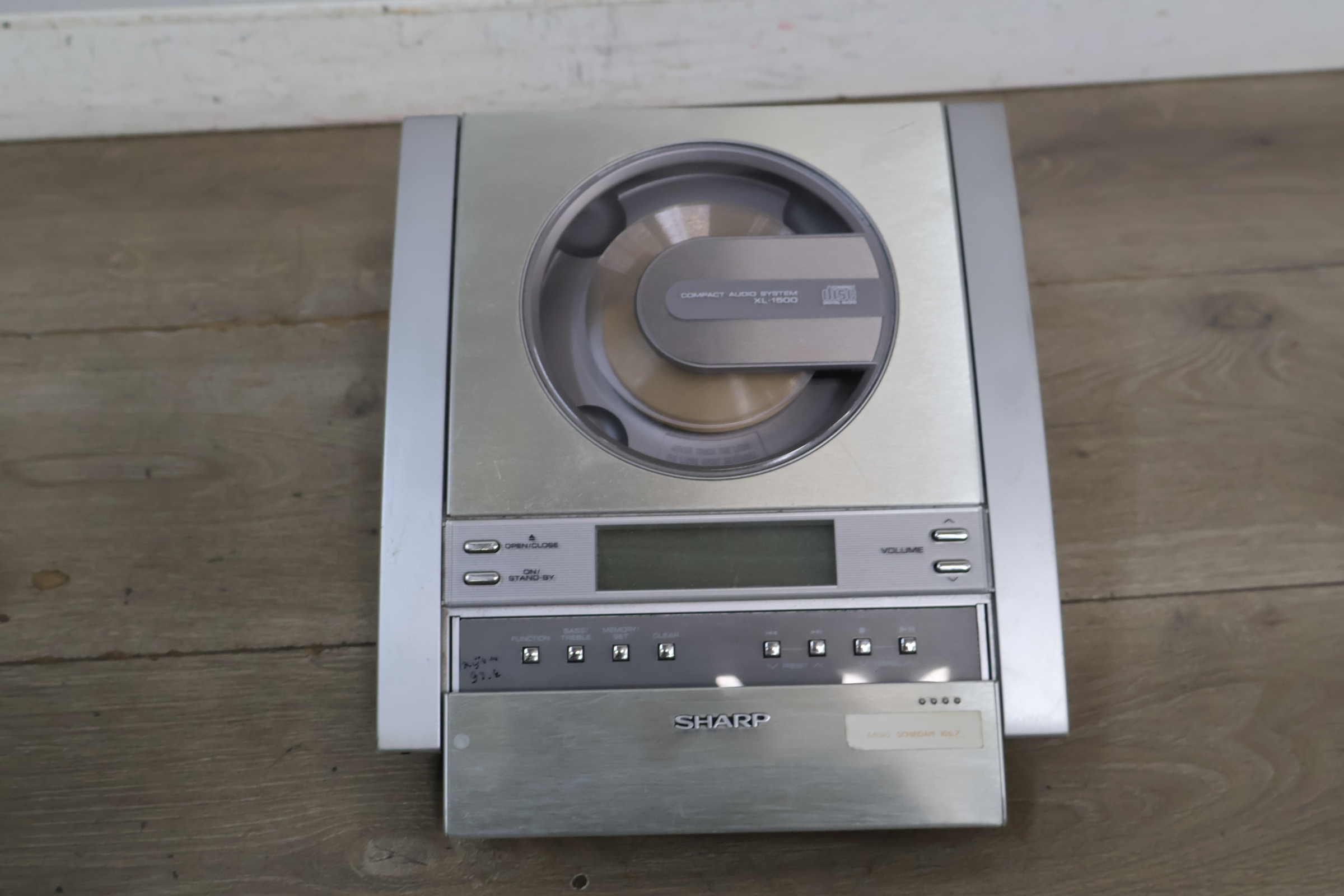 Sharp Compact Audio System XL-1500 – foto 3 – kavel bij GSD Auctions, Zoeterwoude