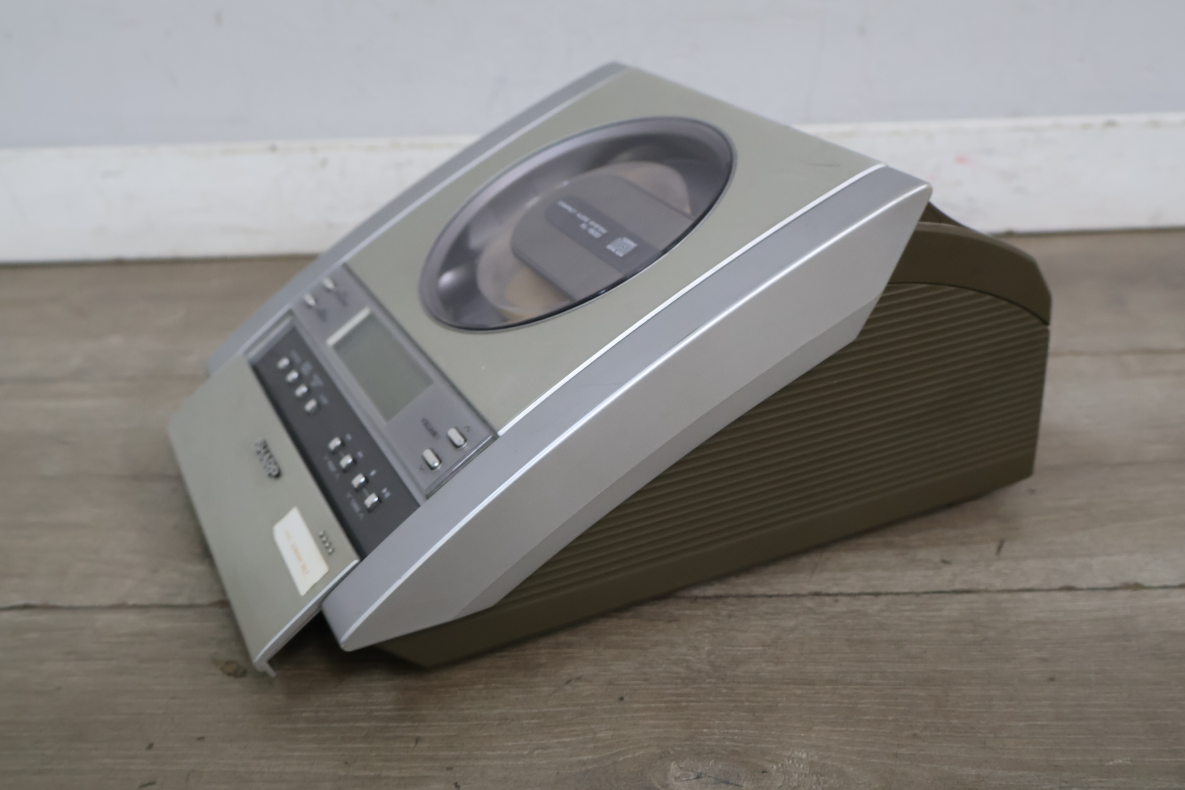 Sharp Compact Audio System XL-1500 – foto 5 – kavel bij GSD Auctions, Zoeterwoude
