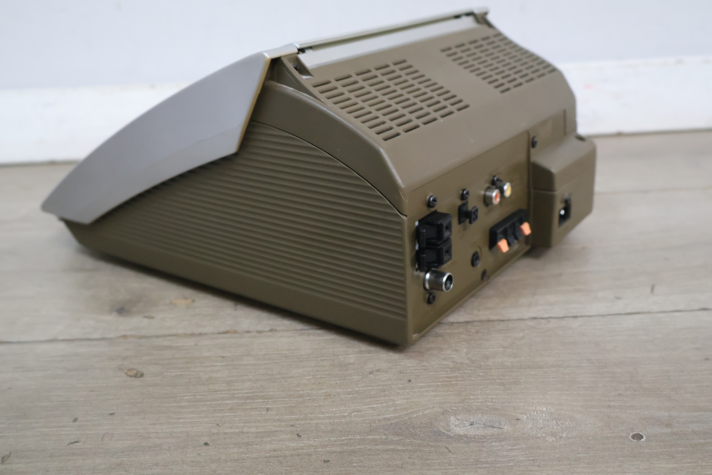 Sharp Compact Audio System XL-1500 – foto 6 – kavel bij GSD Auctions, Zoeterwoude