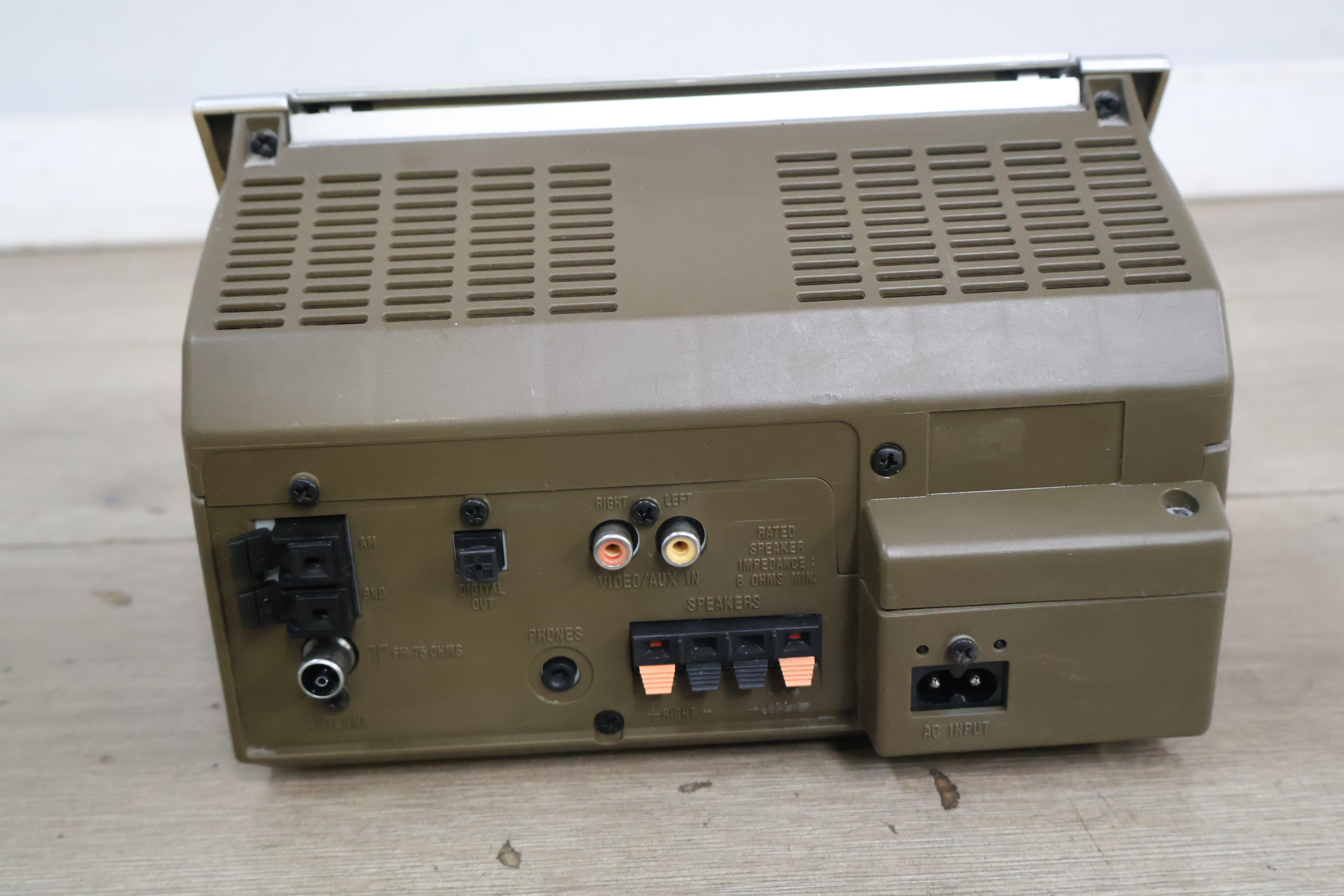 Sharp Compact Audio System XL-1500 – foto 7 – kavel bij GSD Auctions, Zoeterwoude