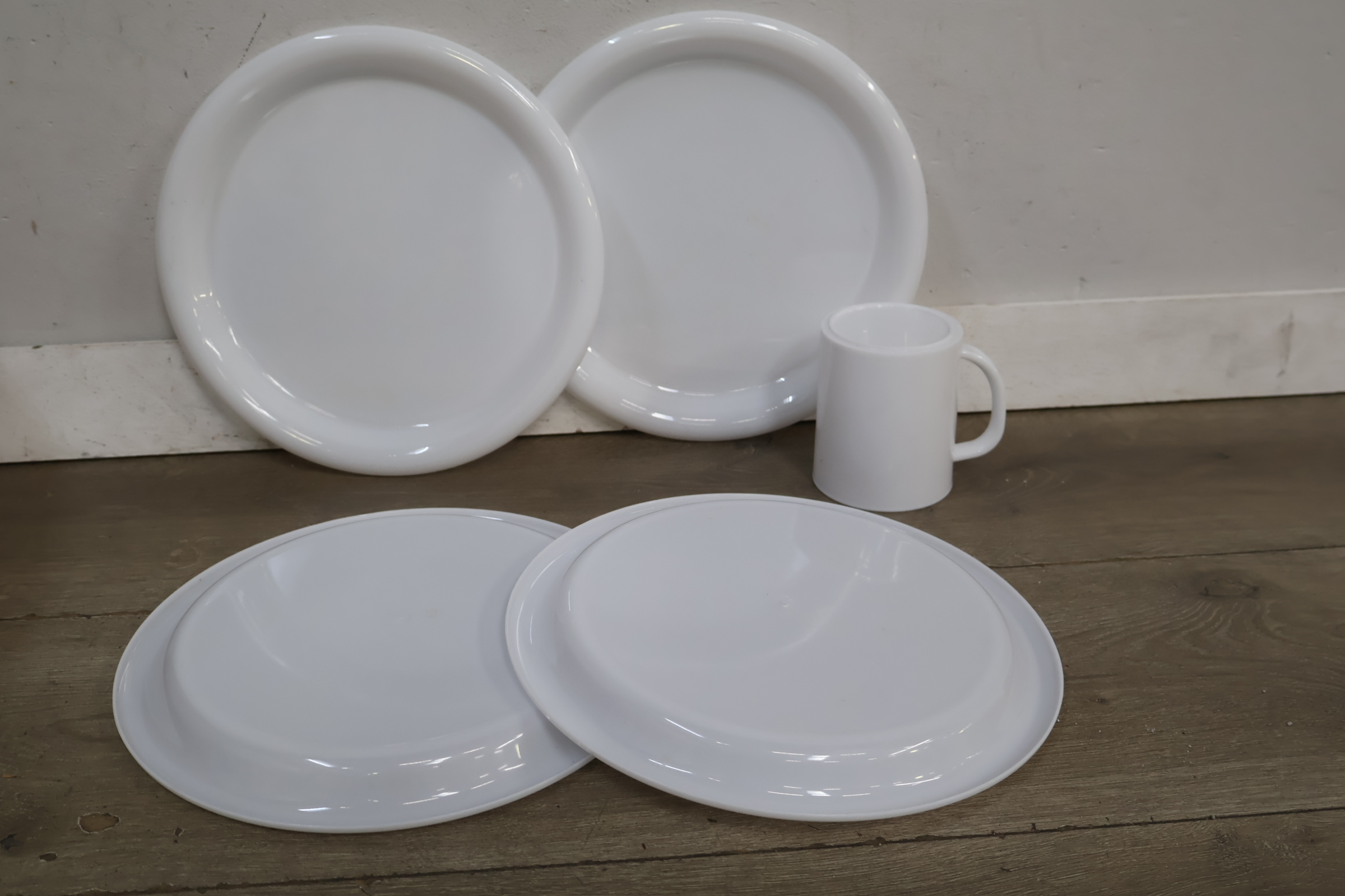 Picknickmand met servies – foto 7 – kavel bij GSD Auctions, Zoeterwoude