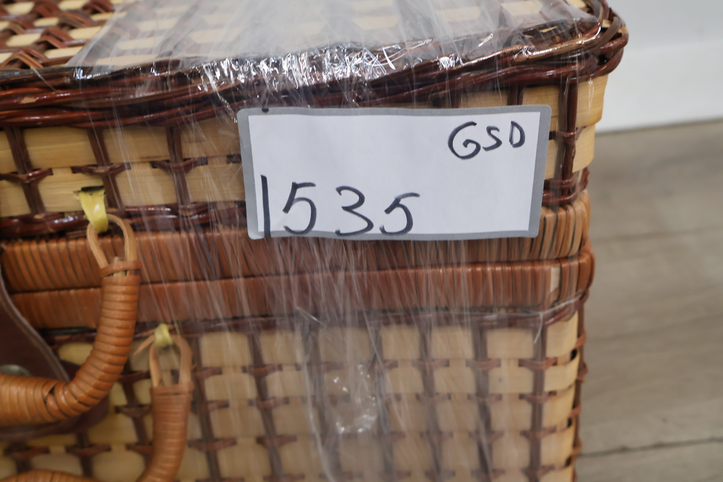 Picknickmand met servies – foto 19 – kavel bij GSD Auctions, Zoeterwoude
