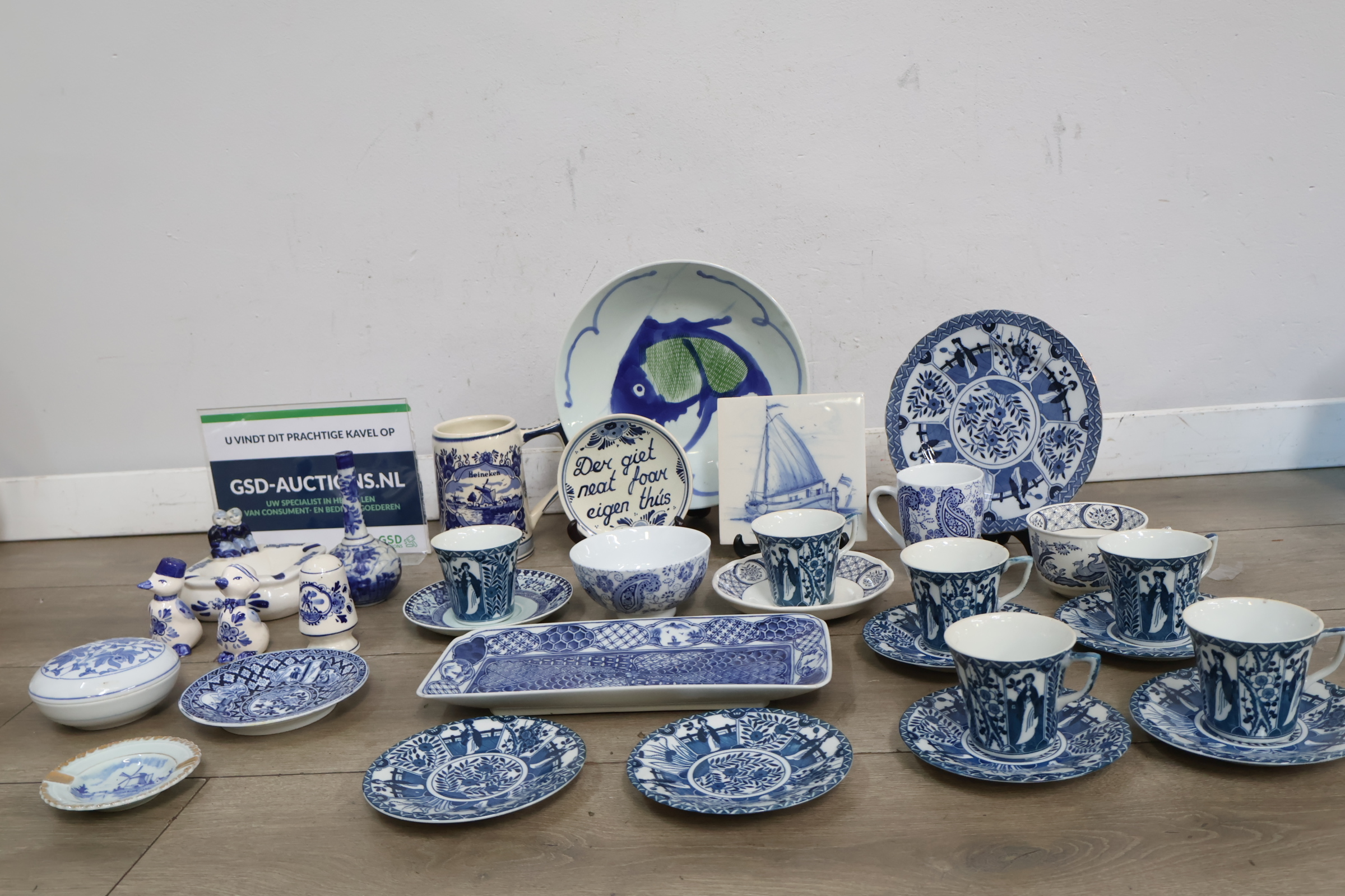 Blauw-wit servies en decoratie – foto 2 – kavel bij GSD Auctions, Zoeterwoude