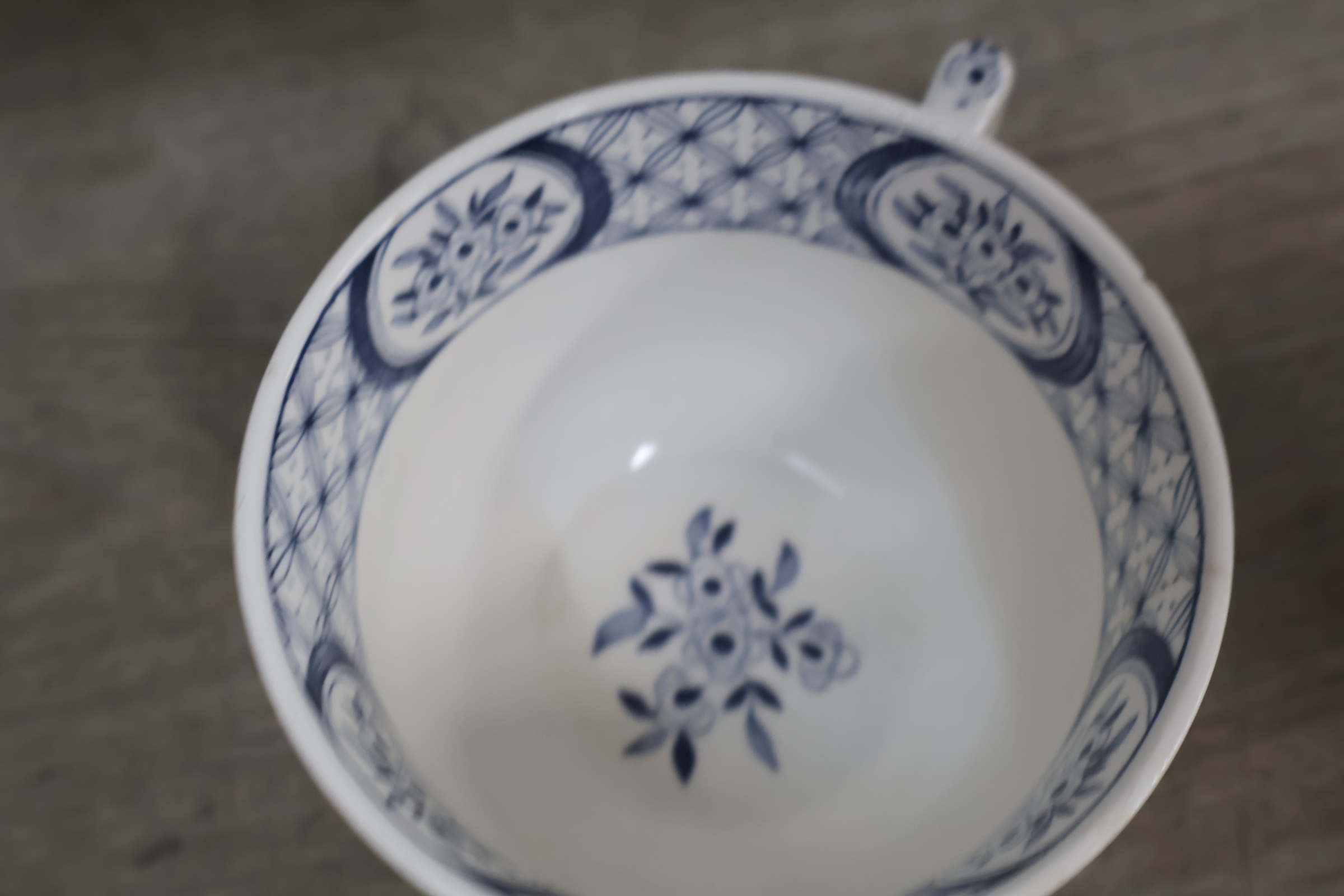 Blauw-wit servies en decoratie – foto 17 – kavel bij GSD Auctions, Zoeterwoude
