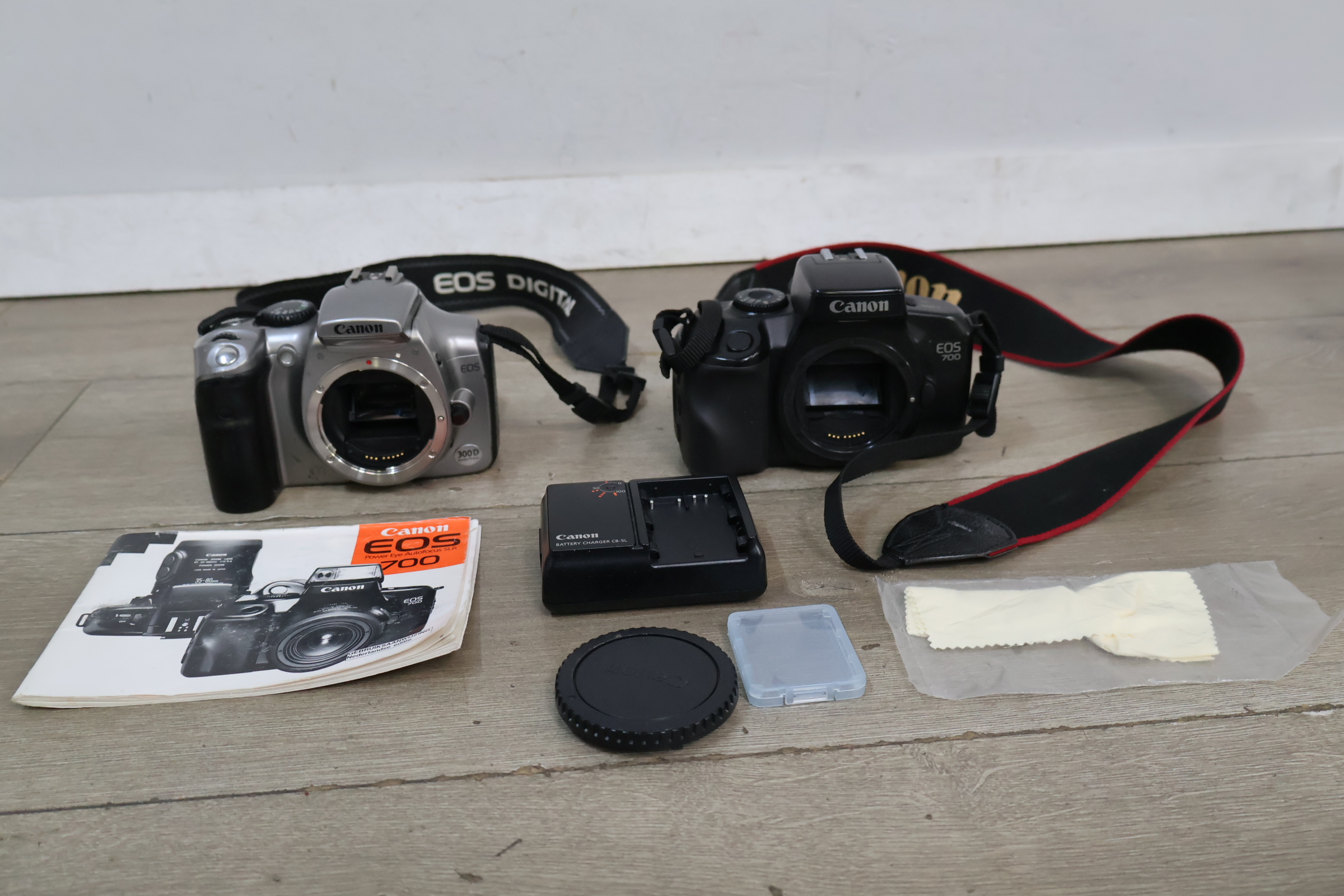 Canon EOS 700 en Canon EOS 10D Spiegelreflexcamera – foto 4 – kavel bij GSD Auctions, Zoeterwoude