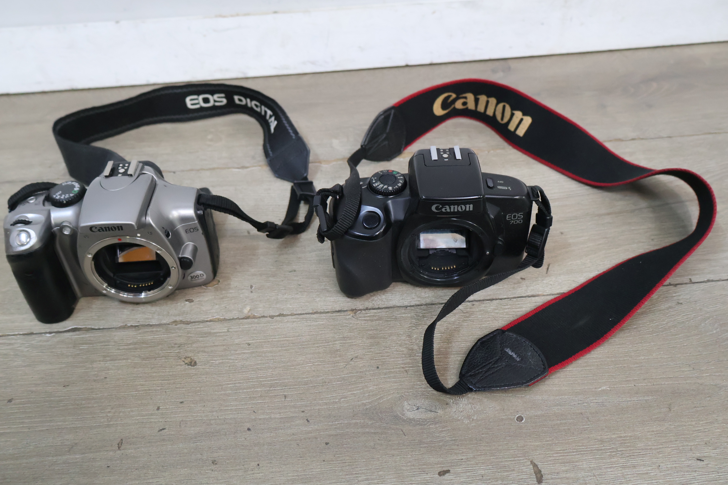 Canon EOS 700 en Canon EOS 10D Spiegelreflexcamera – foto 6 – kavel bij GSD Auctions, Zoeterwoude
