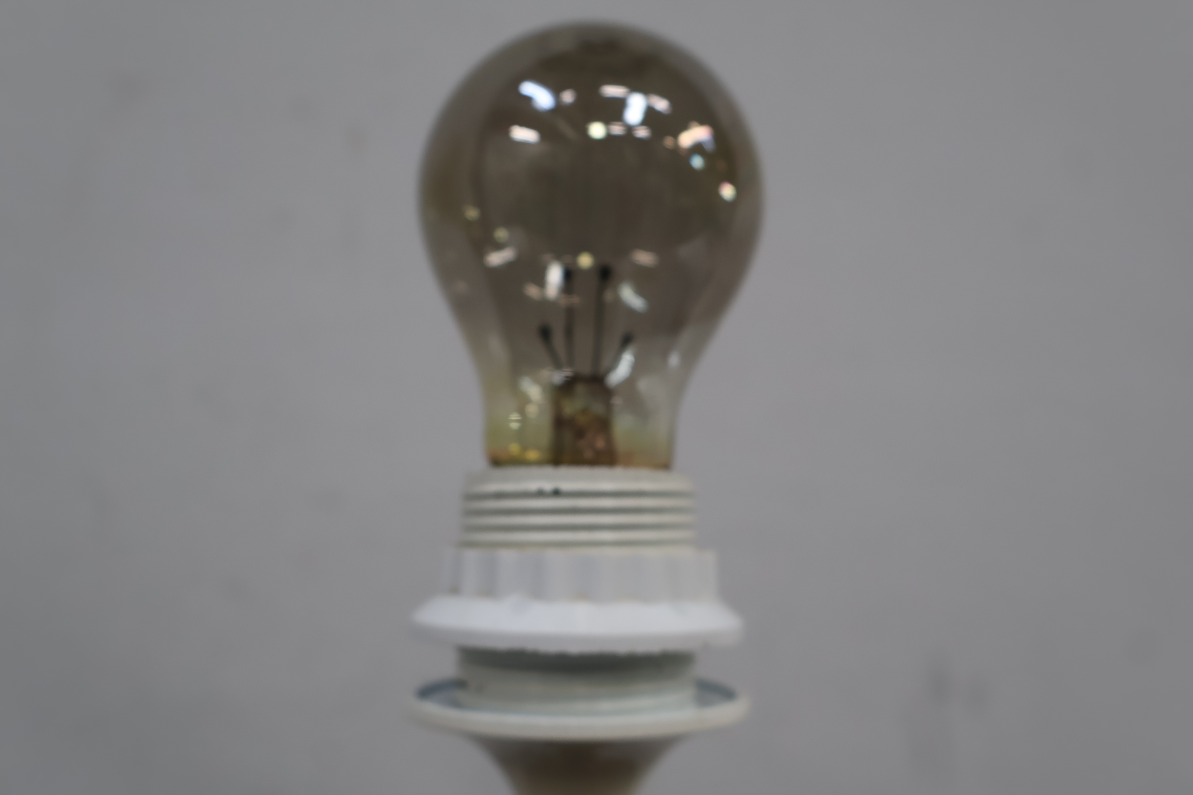 Terracotta tafellamp met druiven en gloeilamp – foto 10 – kavel bij GSD Auctions, Zoeterwoude