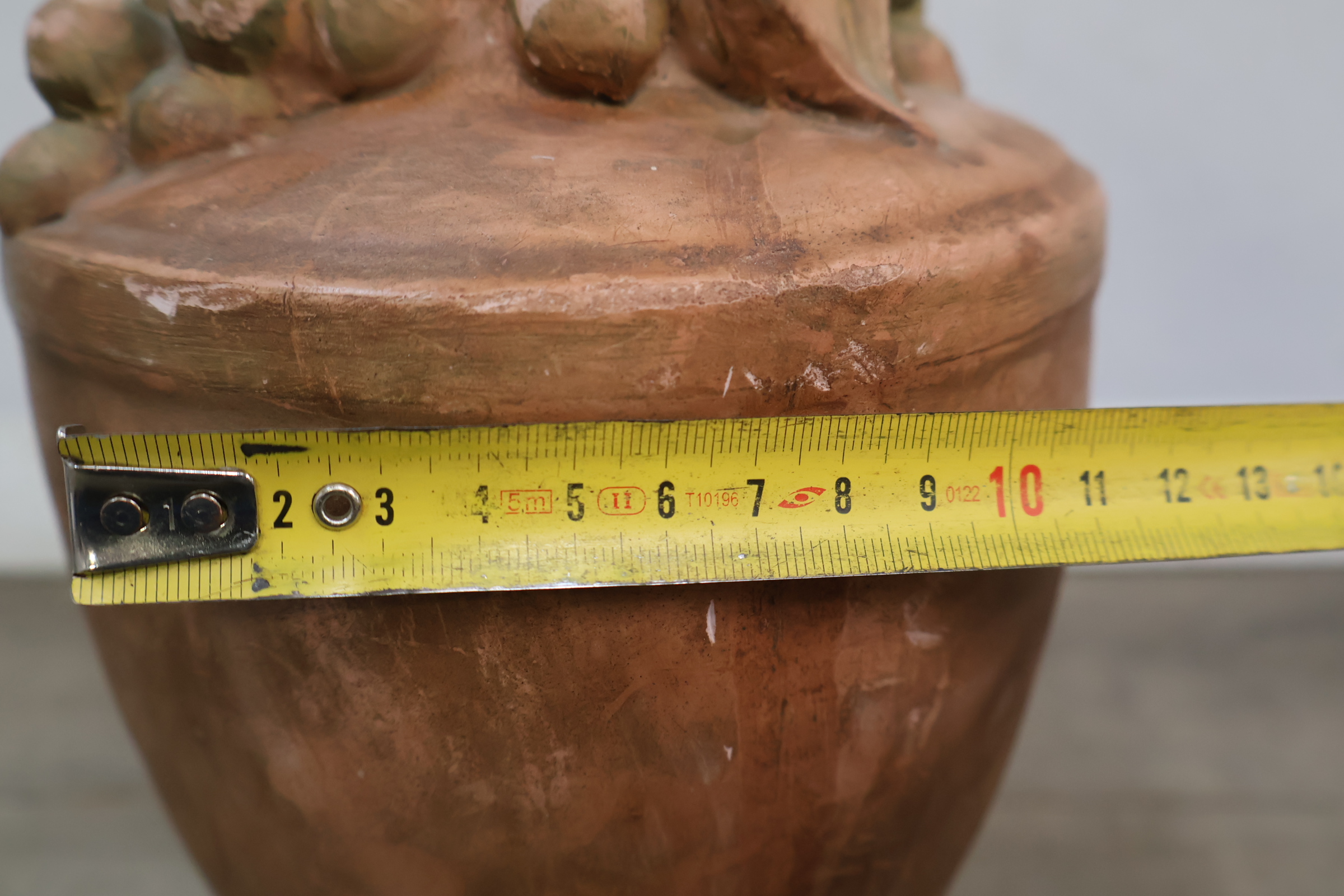 Terracotta tafellamp met druiven en gloeilamp – foto 23 – kavel bij GSD Auctions, Zoeterwoude