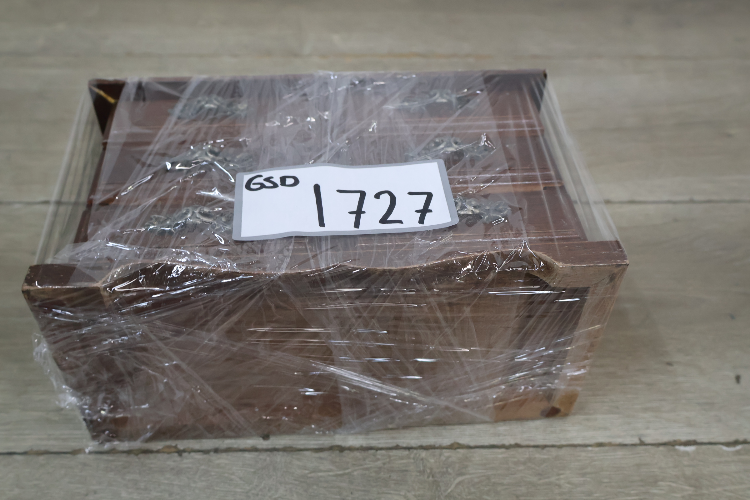 Houten mini ladekast – foto 19 – kavel bij GSD Auctions, Zoeterwoude