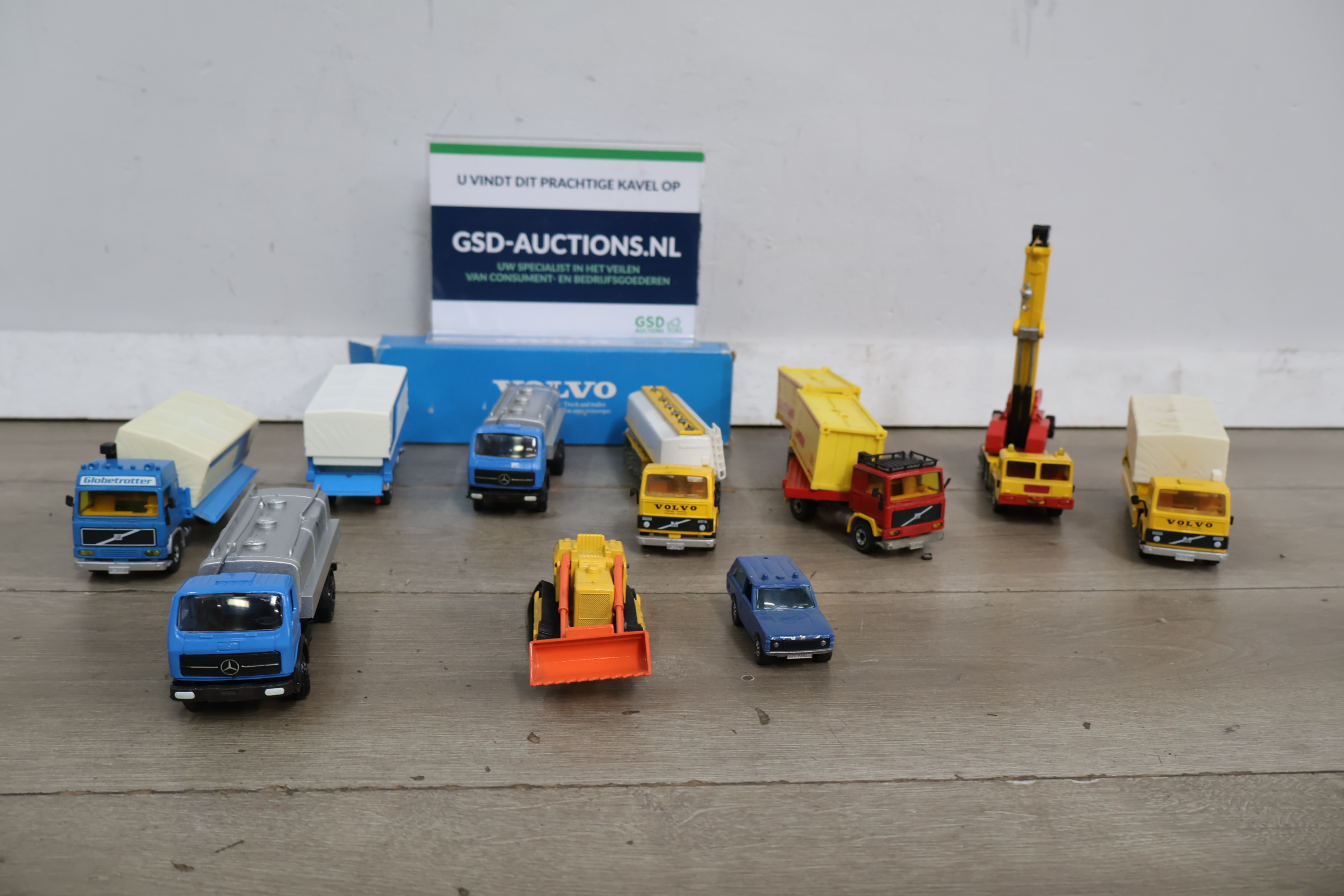 Set van diverse speelgoed vrachtwagens en voertuigen – foto 2 – kavel bij GSD Auctions, Zoeterwoude