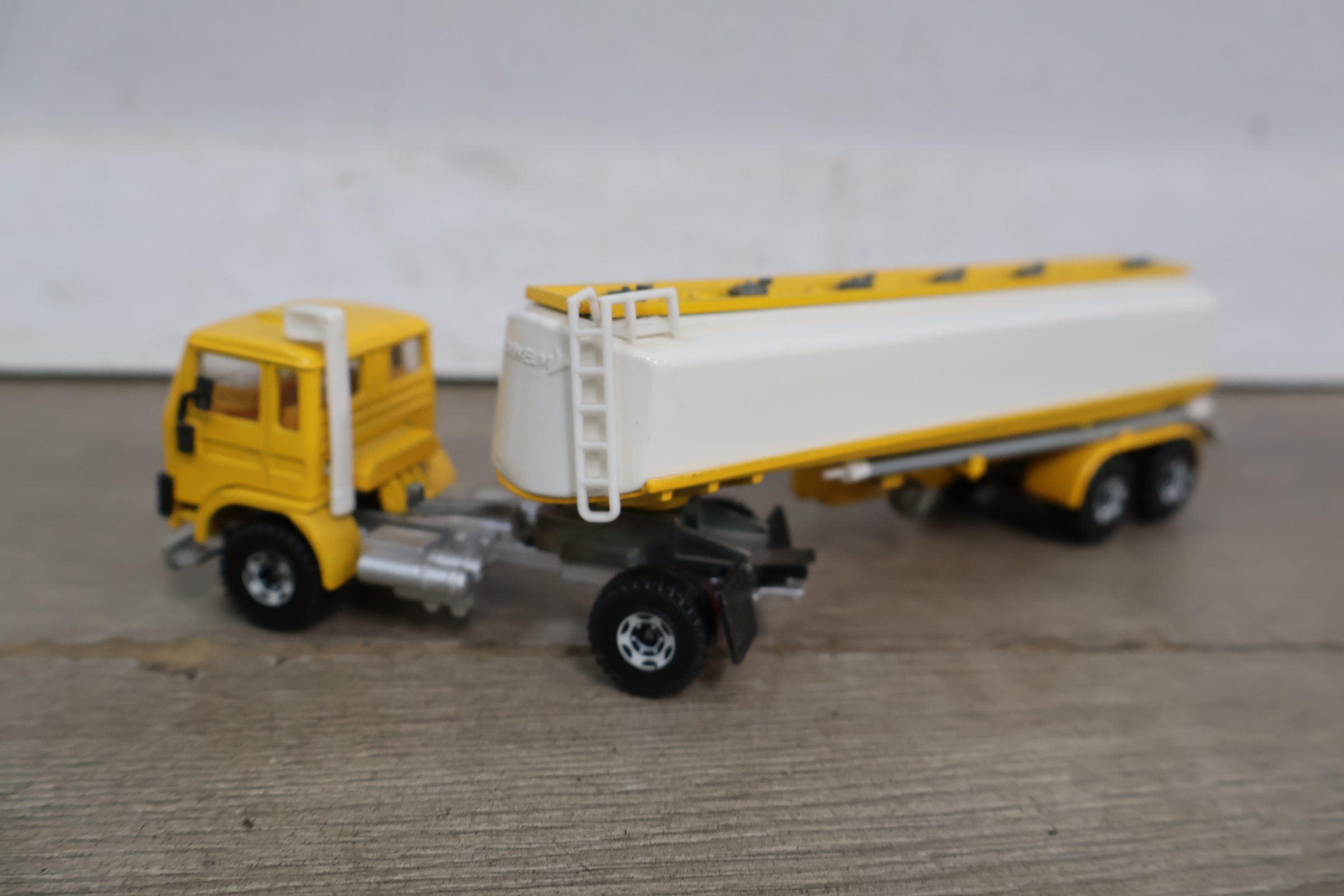 Set van diverse speelgoed vrachtwagens en voertuigen – foto 9 – kavel bij GSD Auctions, Zoeterwoude