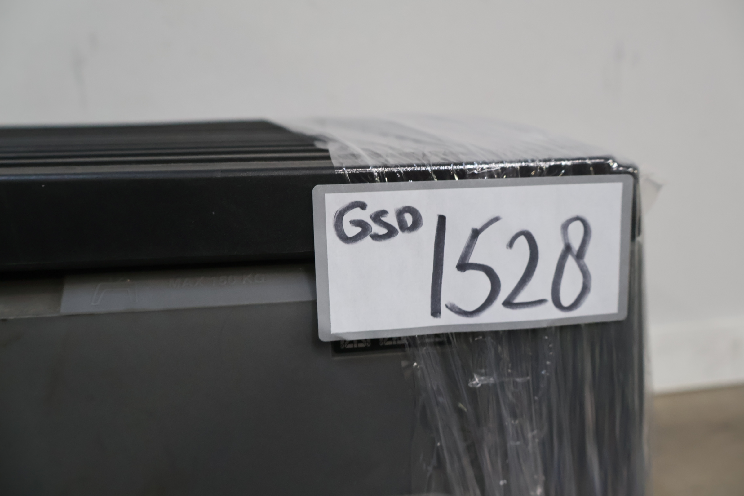 Madsen kunststof gereedschapskist met zitgedeelte – foto 16 – kavel bij GSD Auctions, Zoeterwoude