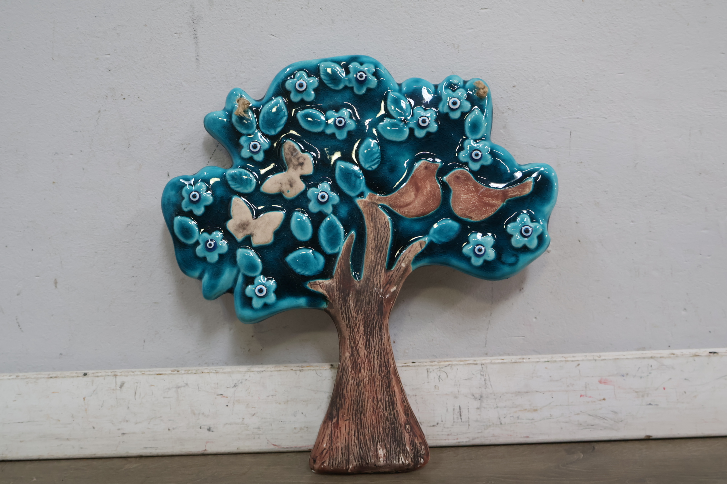 Decoratieve keramische boomwandversiering – foto 4 – kavel bij GSD Auctions, Zoeterwoude