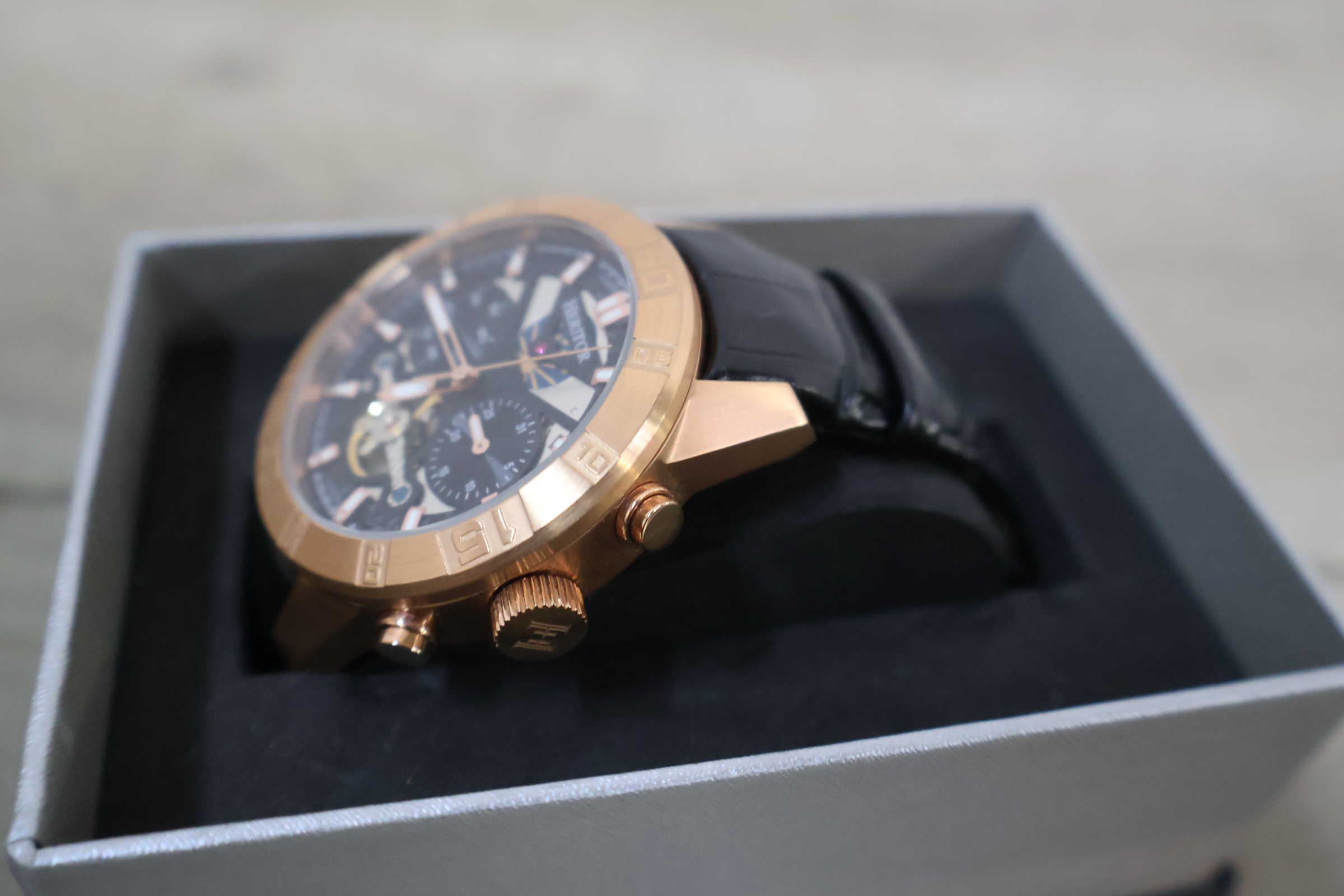 Heritor herenhorloge met rosékleurige kast – foto 4 – kavel bij GSD Auctions, Zoeterwoude