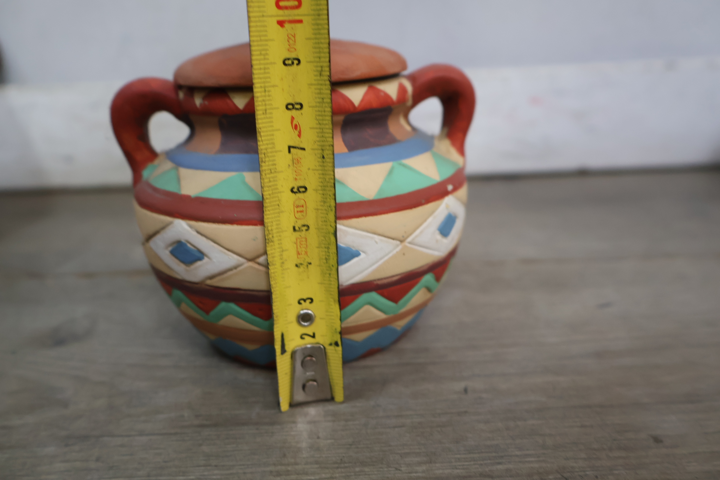 Set van diverse etnische houten en keramische figuren en vazen – foto 14 – kavel bij GSD Auctions, Zoeterwoude