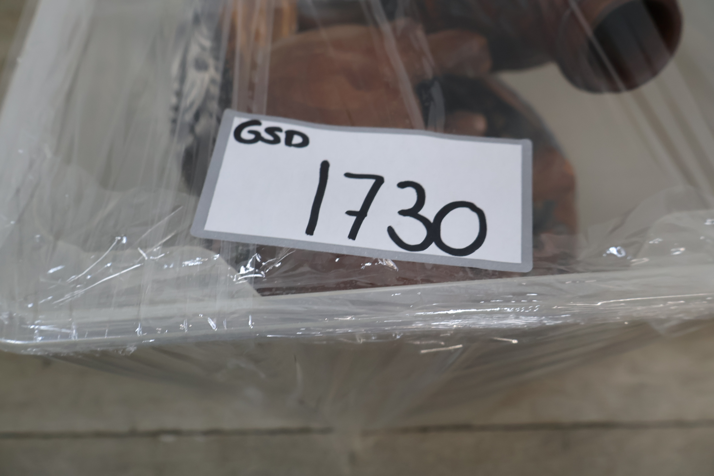 Set van diverse etnische houten en keramische figuren en vazen – foto 15 – kavel bij GSD Auctions, Zoeterwoude