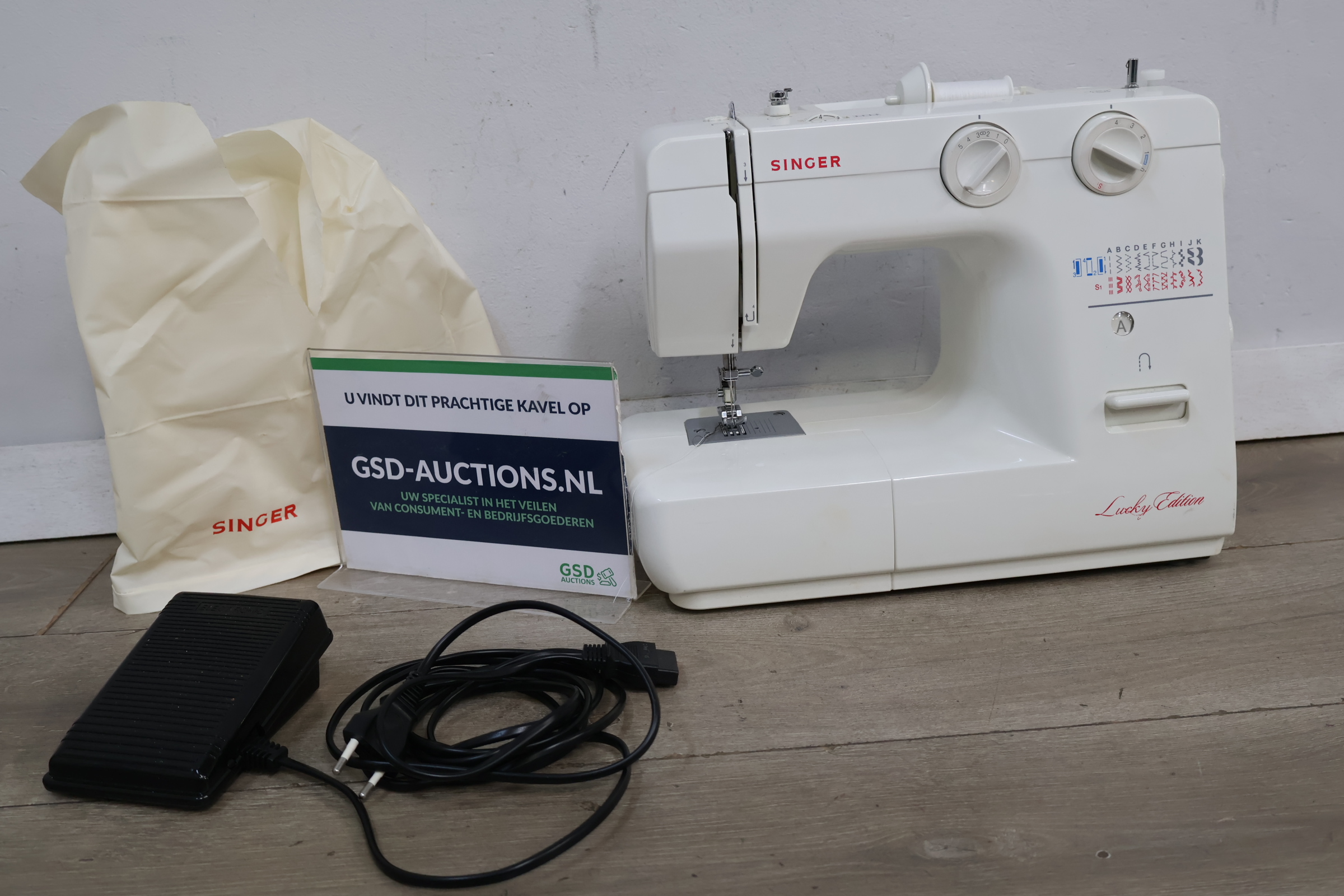 Singer Lucky Edition Naaimachine – foto 2 – kavel bij GSD Auctions, Zoeterwoude