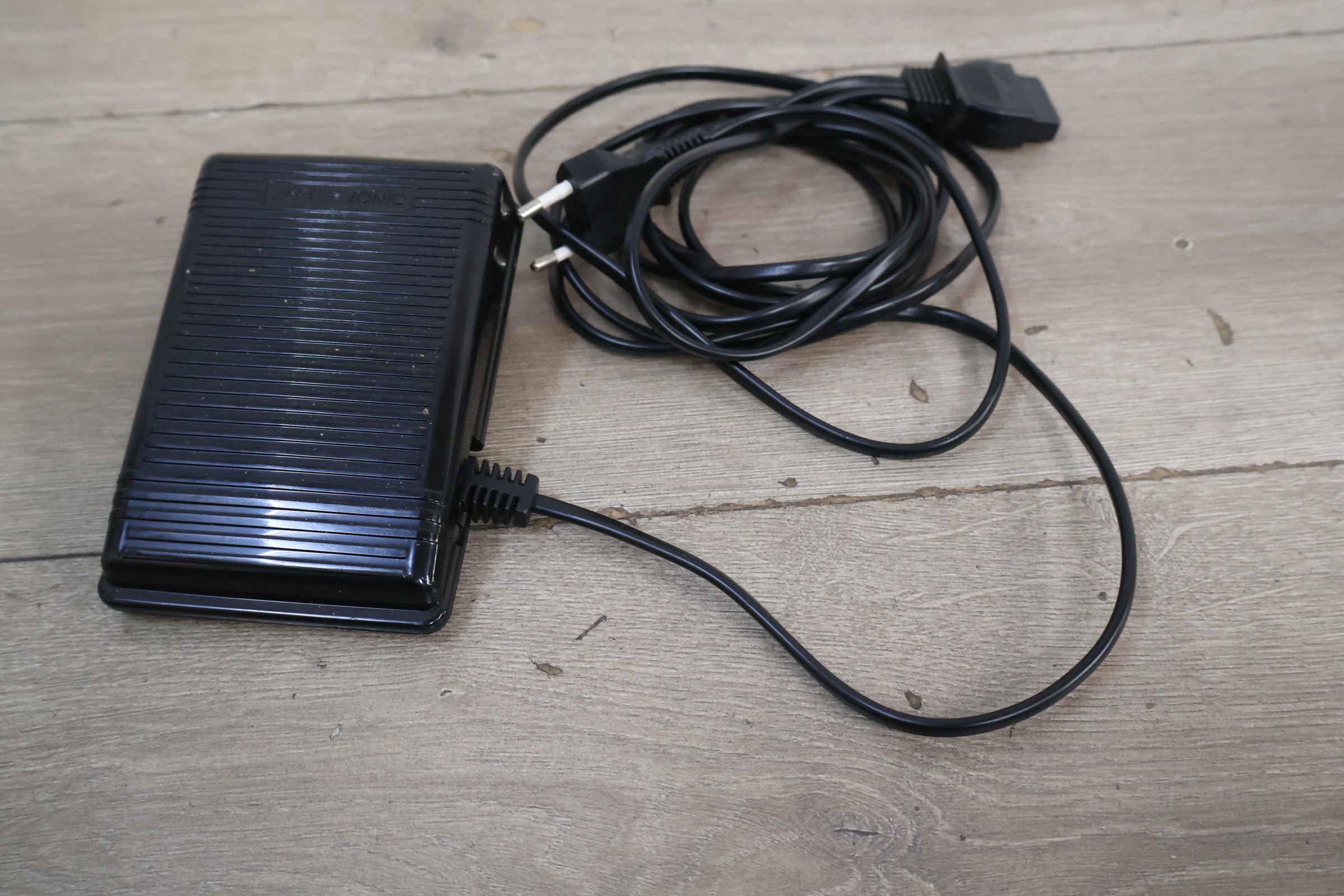 Singer Lucky Edition Naaimachine – foto 4 – kavel bij GSD Auctions, Zoeterwoude