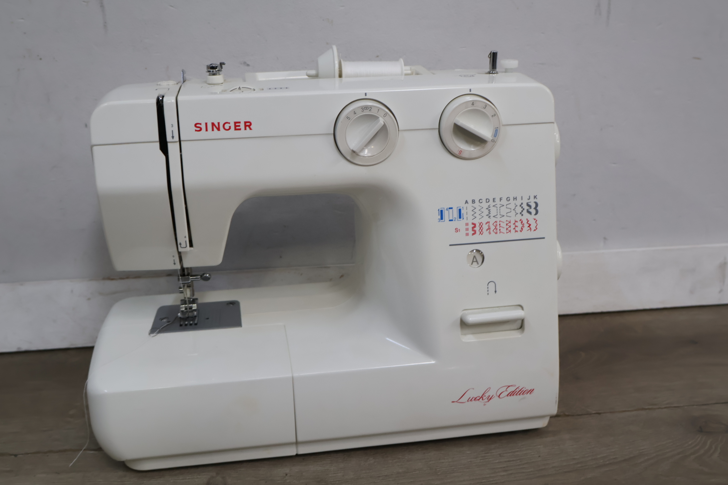 Singer Lucky Edition Naaimachine – foto 7 – kavel bij GSD Auctions, Zoeterwoude
