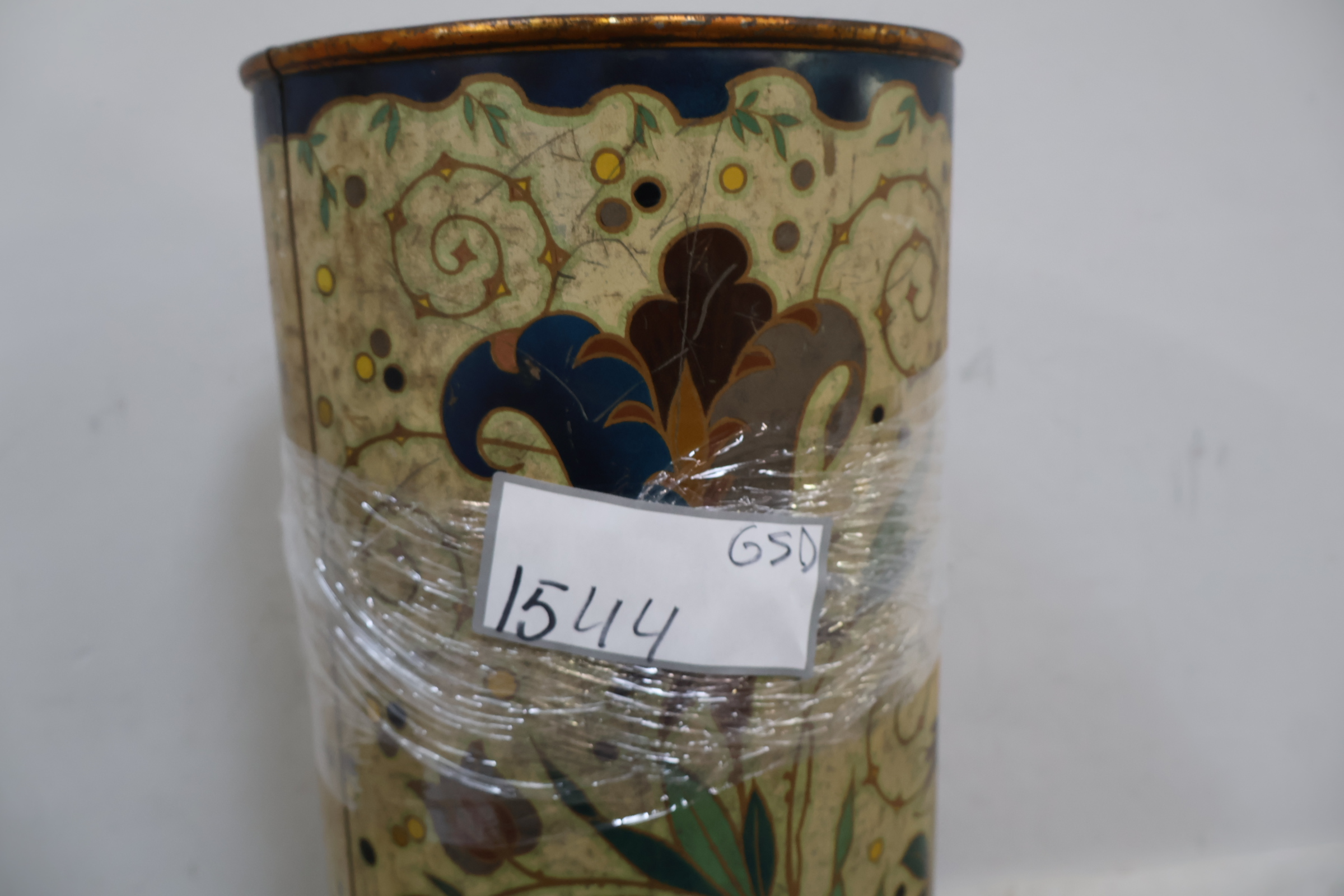 Decoratieve metalen parapluhouder met bloemenmotief – foto 19 – kavel bij GSD Auctions, Zoeterwoude