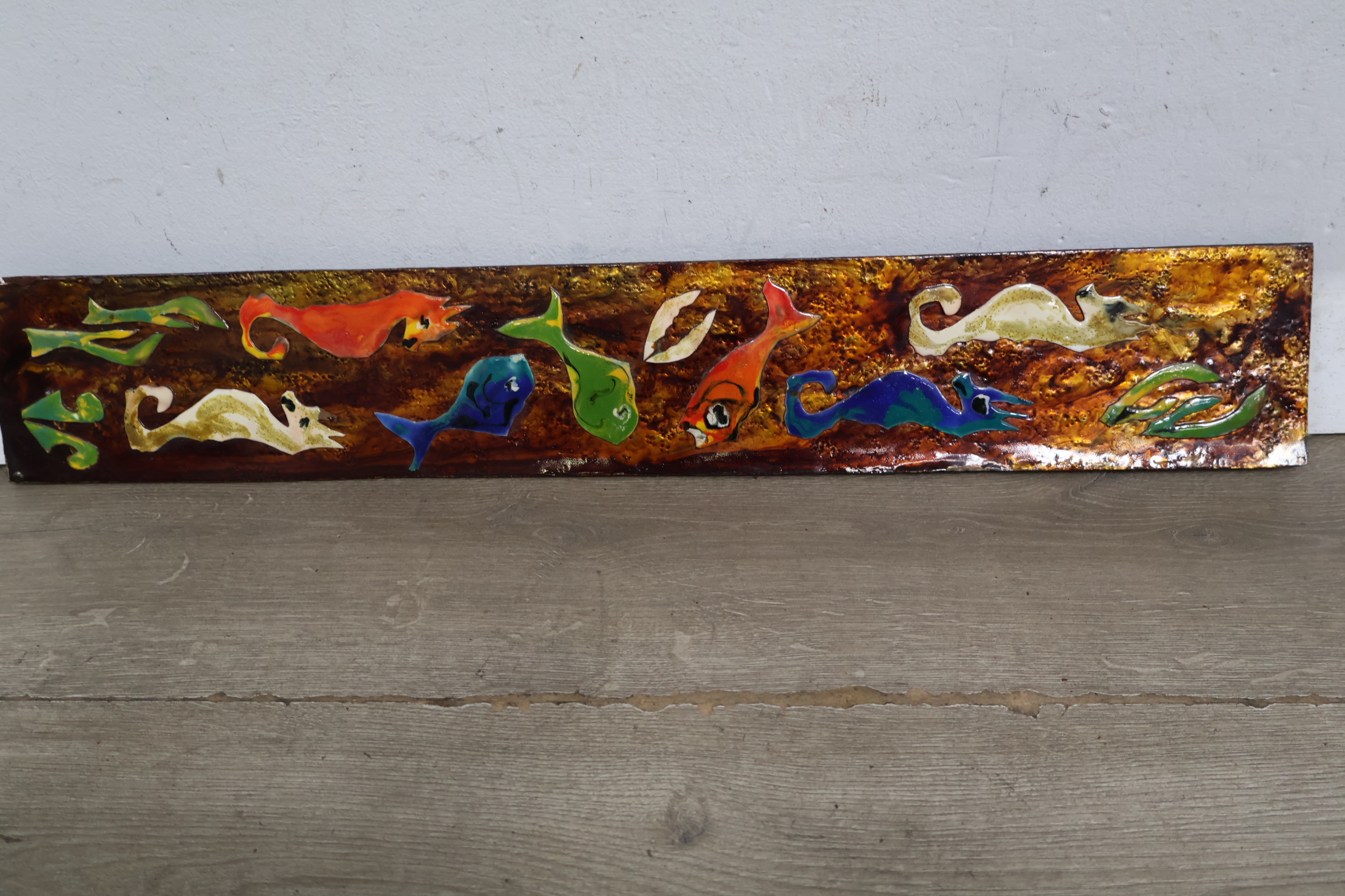 Gekleurde metalen wanddecoratie met zeeleven – foto 9 – kavel bij GSD Auctions, Zoeterwoude