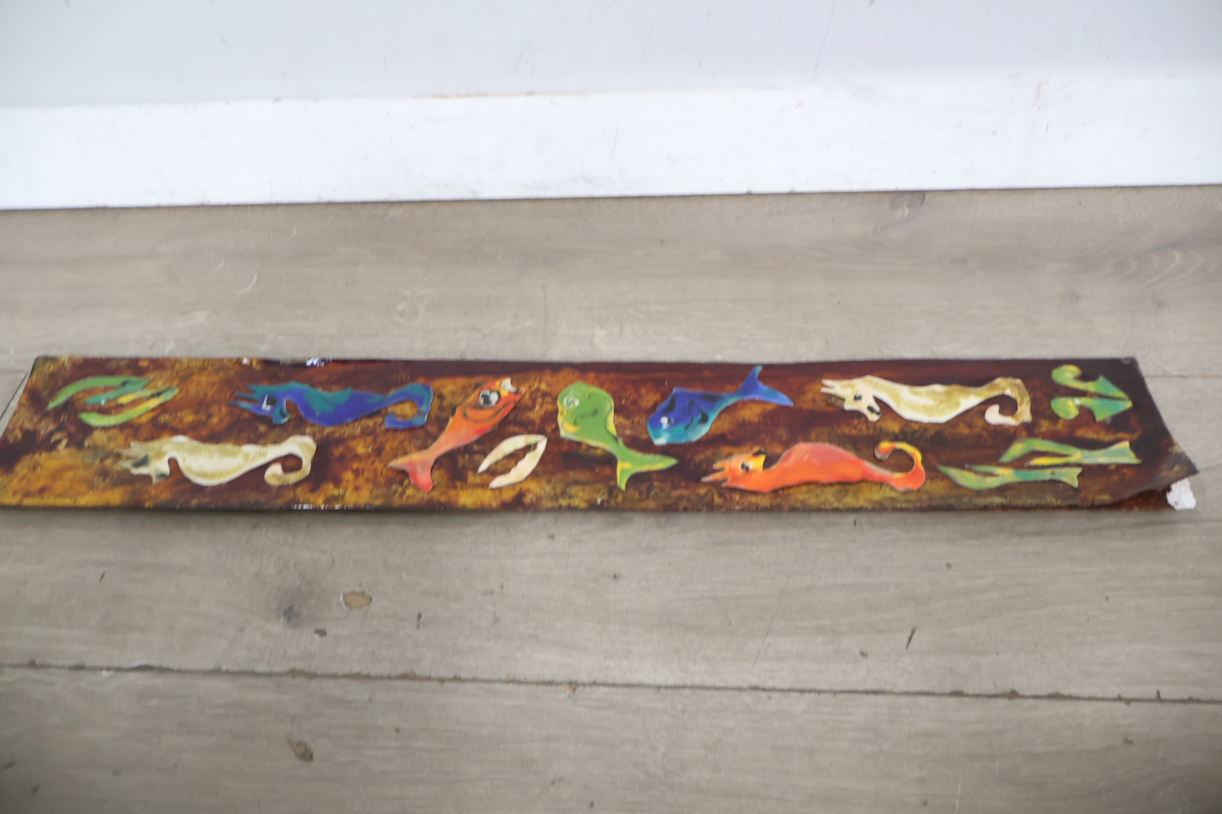 Gekleurde metalen wanddecoratie met zeeleven – foto 10 – kavel bij GSD Auctions, Zoeterwoude