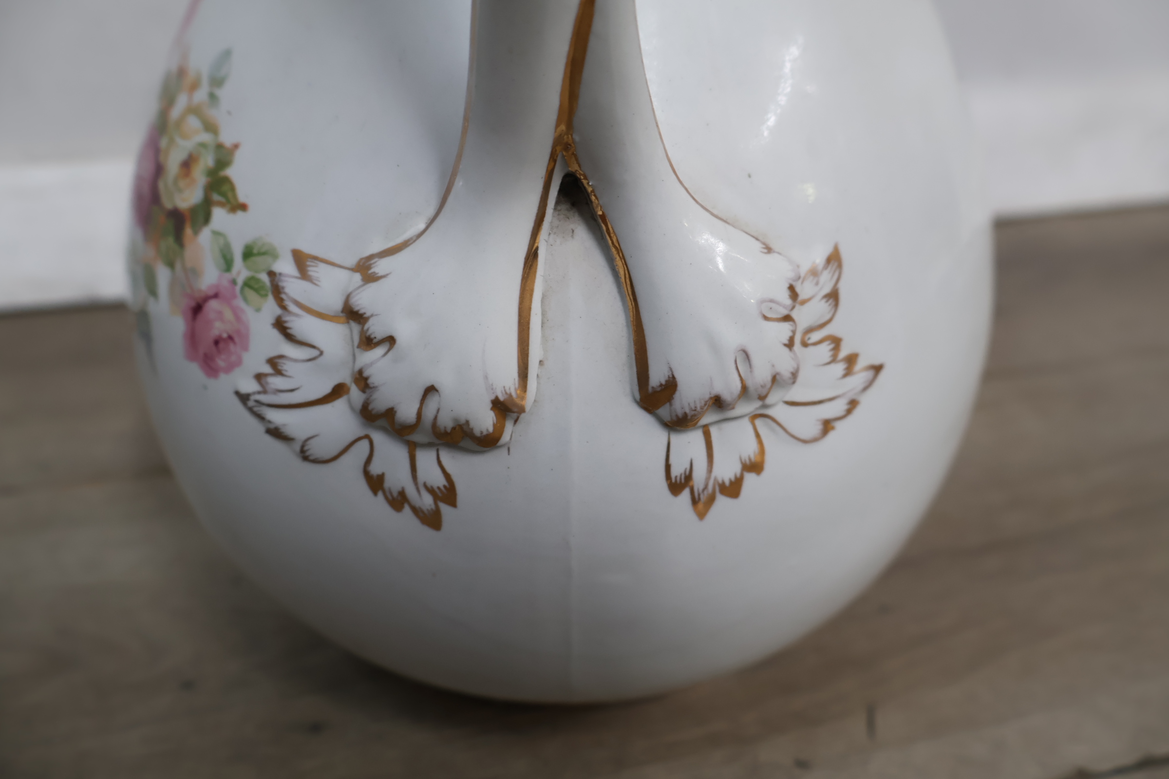 Emaille waterkan en schaal met bloemenmotief – foto 13 – kavel bij GSD Auctions, Zoeterwoude