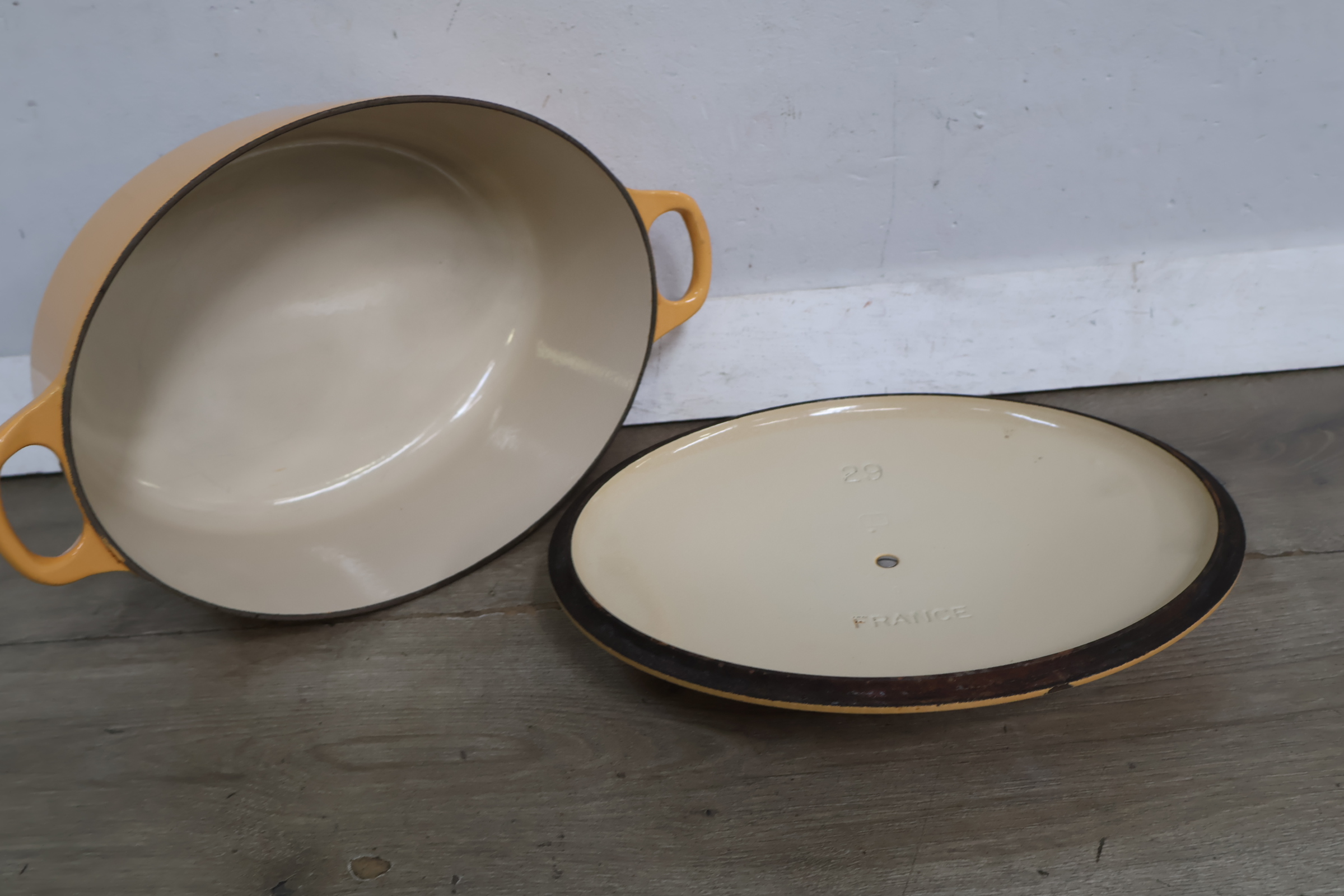Le Creuset ovalen braadpan – foto 12 – kavel bij GSD Auctions, Zoeterwoude