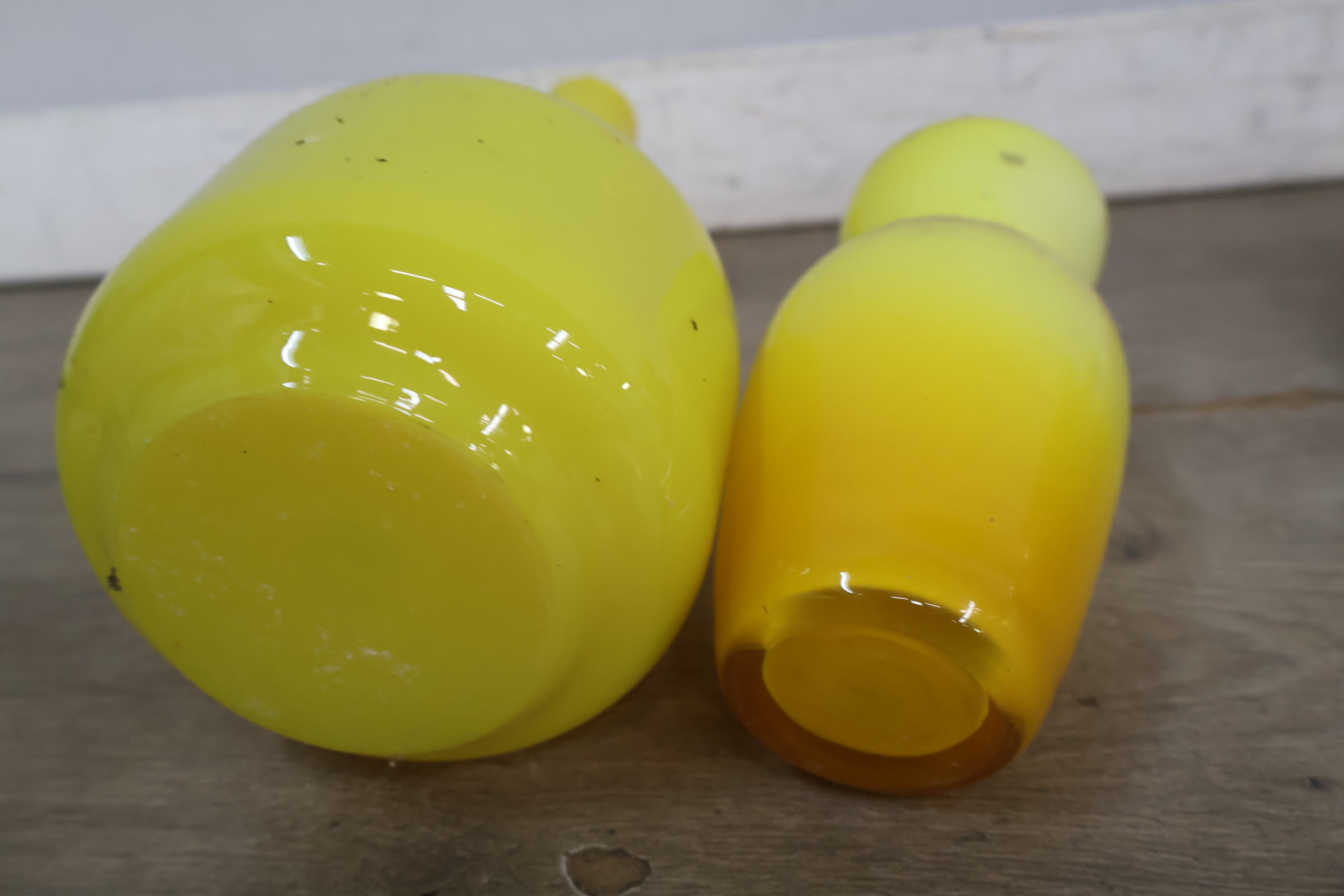 Gele en groene keramische vazen en zout- en pepermolens – foto 13 – kavel bij GSD Auctions, Zoeterwoude
