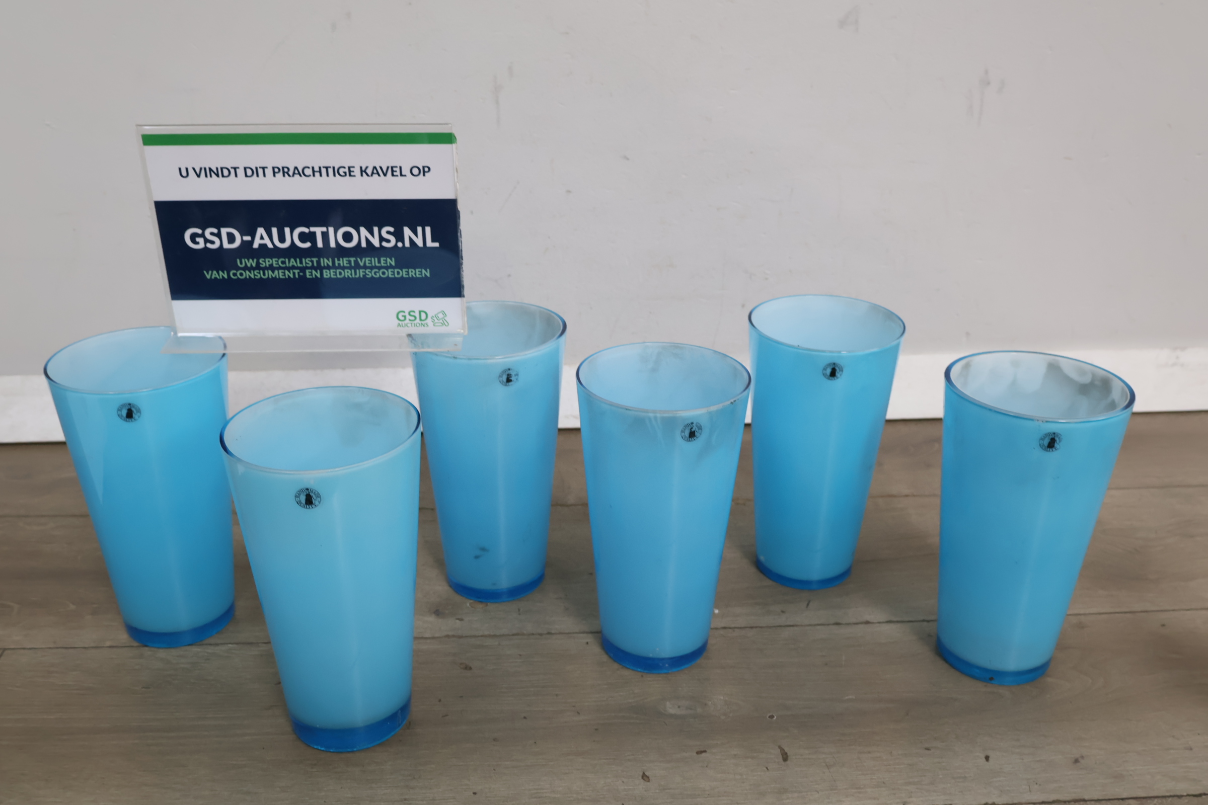 Set van 6 blauwe glazen – foto 2 – kavel bij GSD Auctions, Zoeterwoude