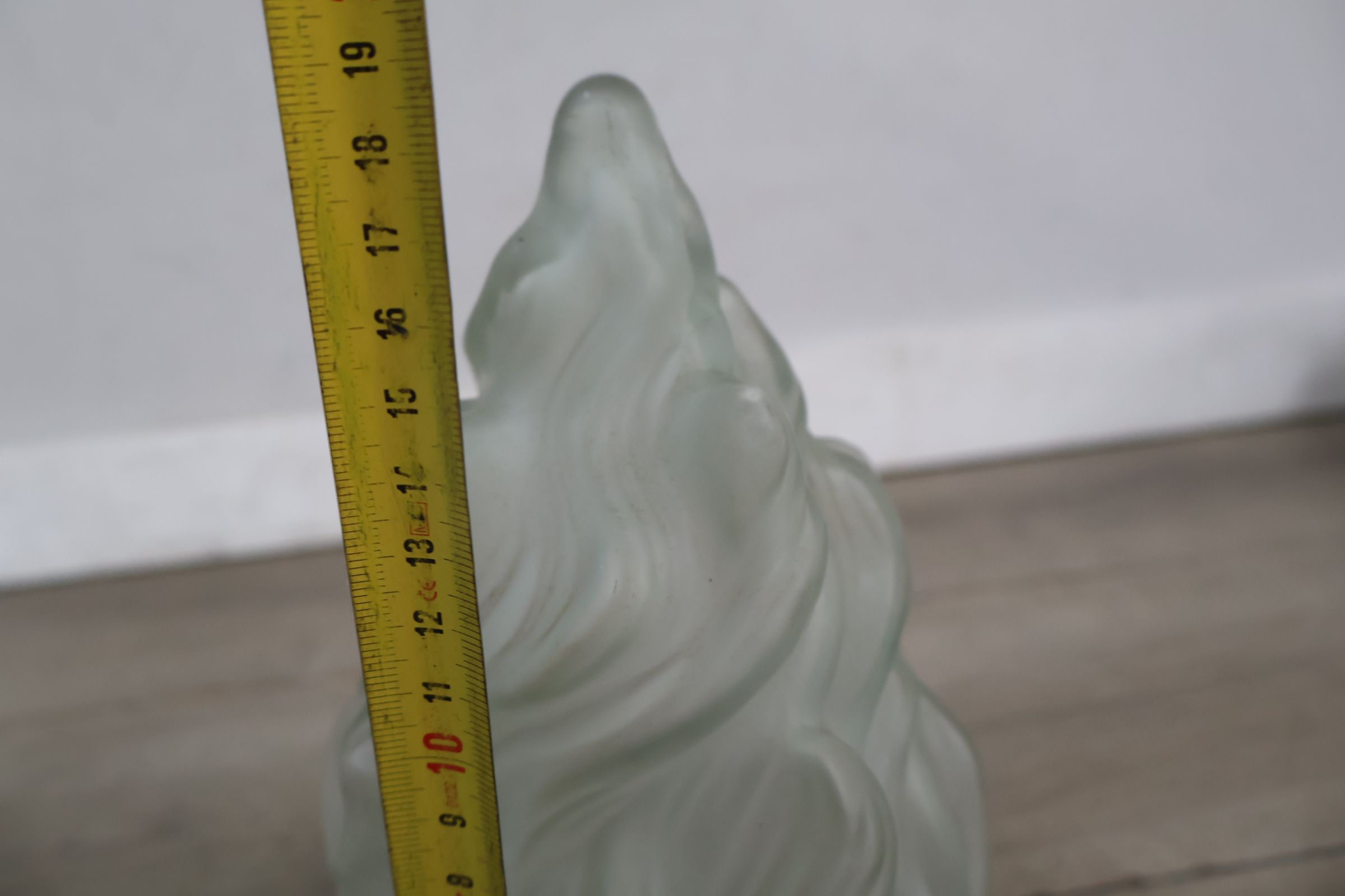 Glazen decoratief object in vorm van vlam – foto 11 – kavel bij GSD Auctions, Zoeterwoude