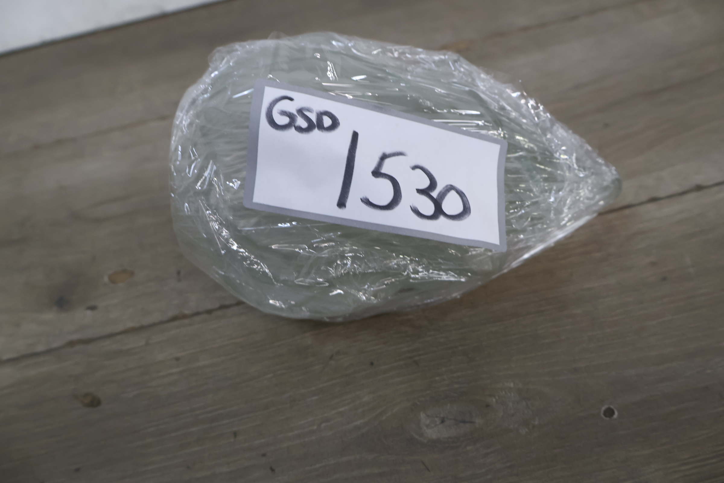 Glazen decoratief object in vorm van vlam – foto 13 – kavel bij GSD Auctions, Zoeterwoude