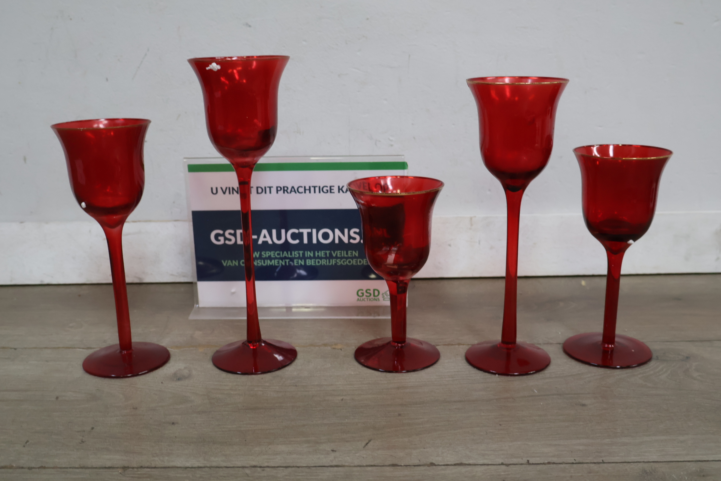 Set rode glazen kandelaren by Santa – foto 2 – kavel bij GSD Auctions, Zoeterwoude