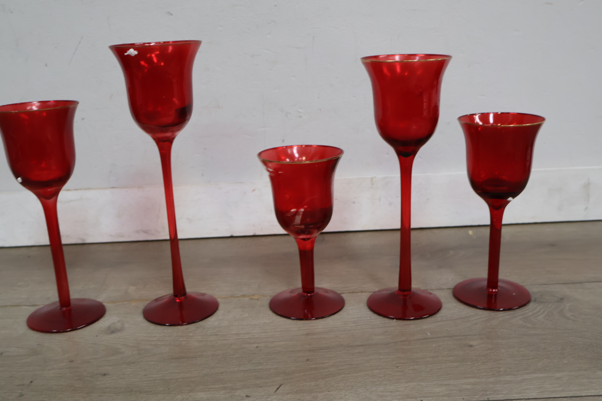 Set rode glazen kandelaren by Santa – foto 3 – kavel bij GSD Auctions, Zoeterwoude