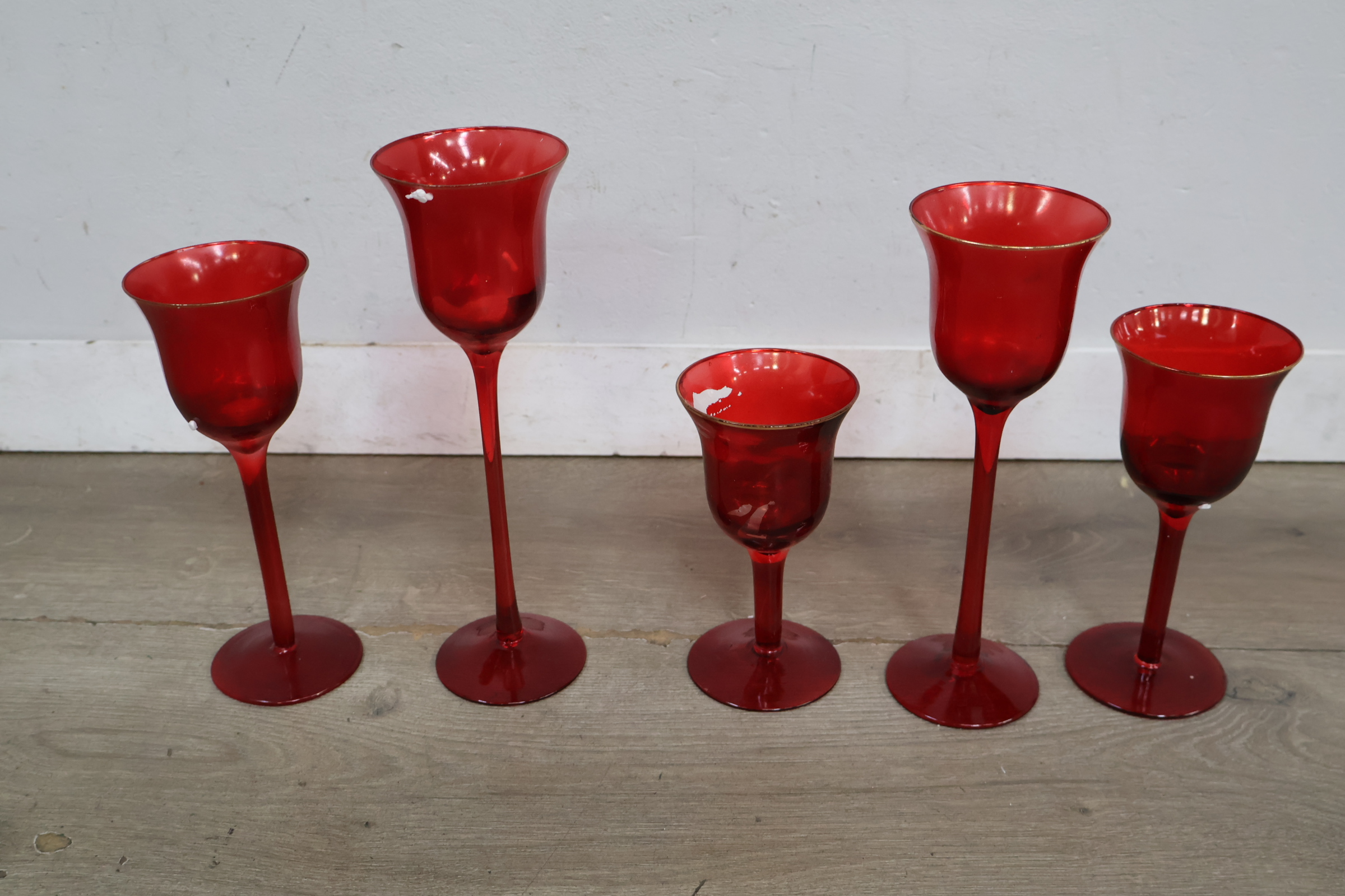 Set rode glazen kandelaren by Santa – foto 4 – kavel bij GSD Auctions, Zoeterwoude