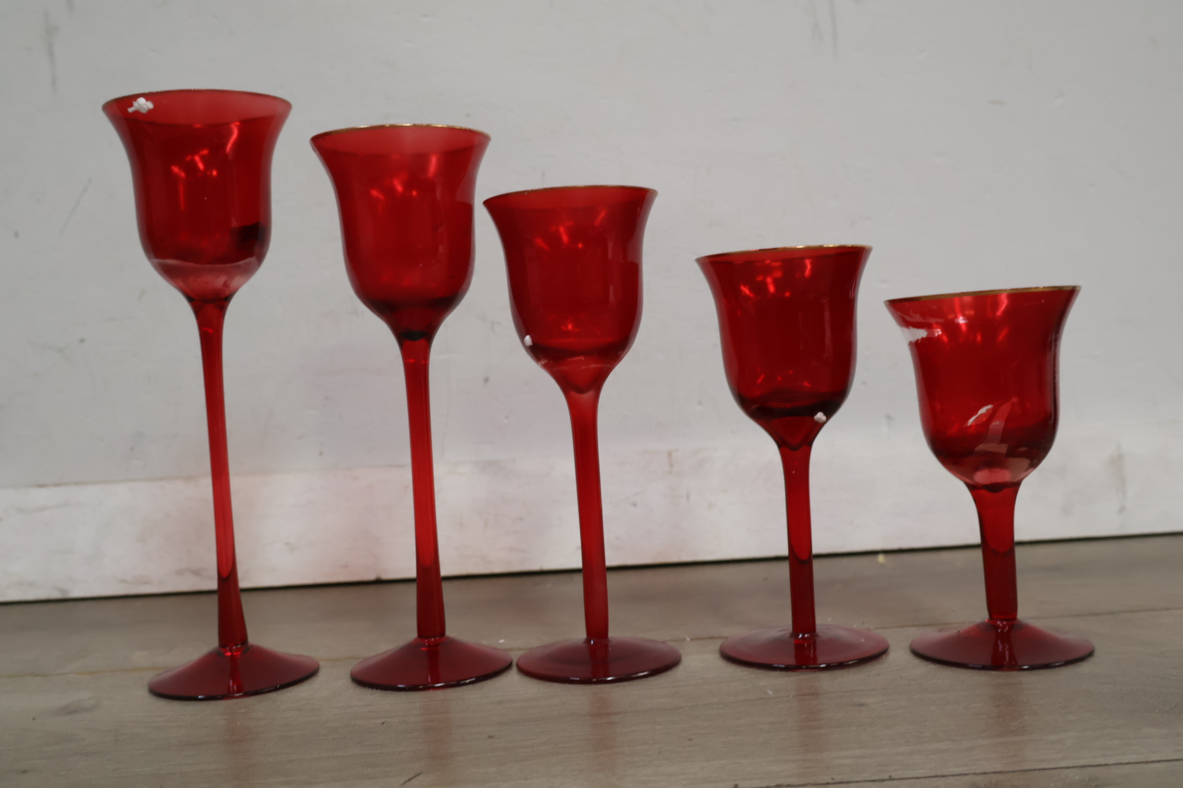 Set rode glazen kandelaren by Santa – foto 6 – kavel bij GSD Auctions, Zoeterwoude