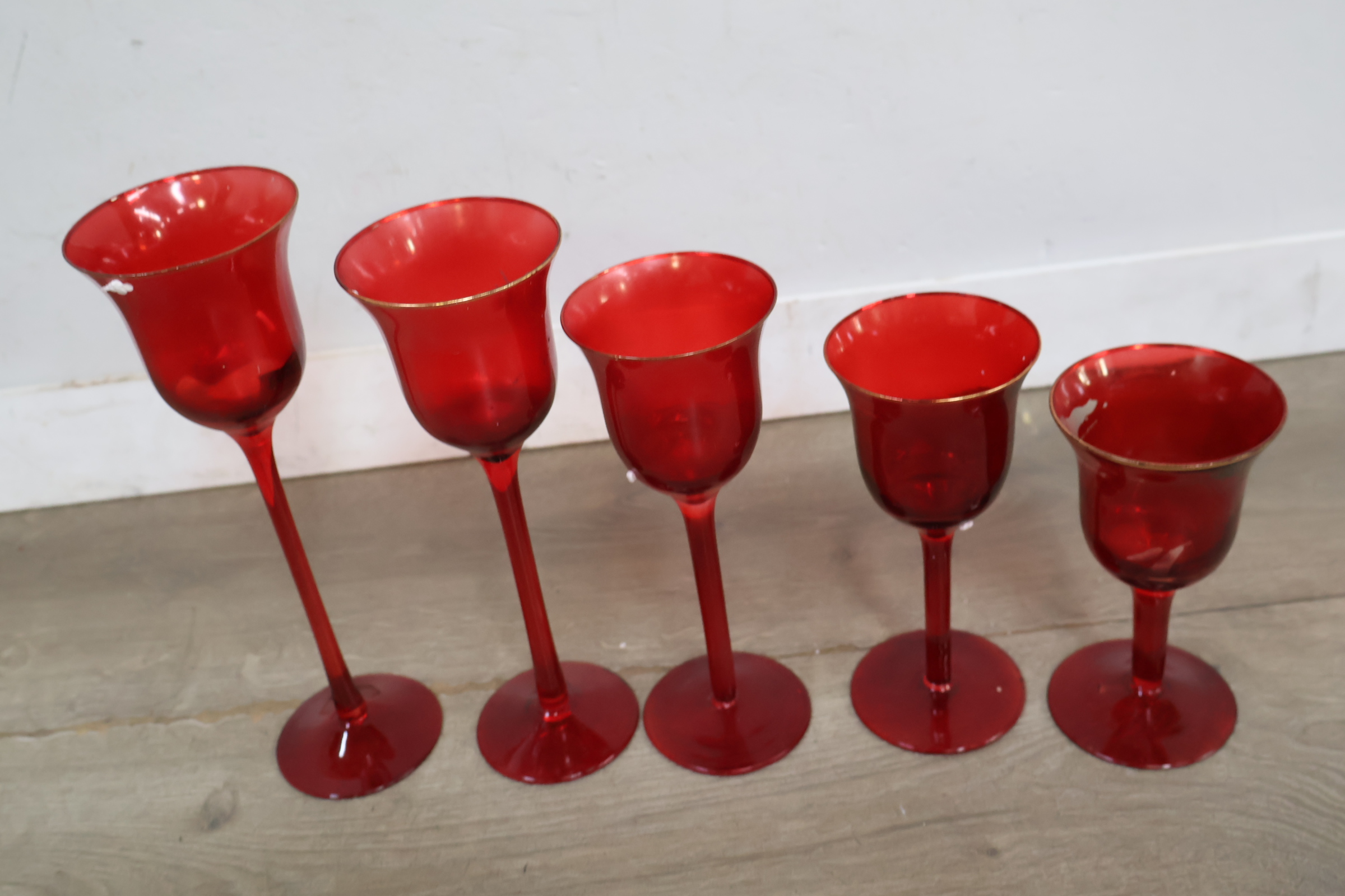 Set rode glazen kandelaren by Santa – foto 7 – kavel bij GSD Auctions, Zoeterwoude