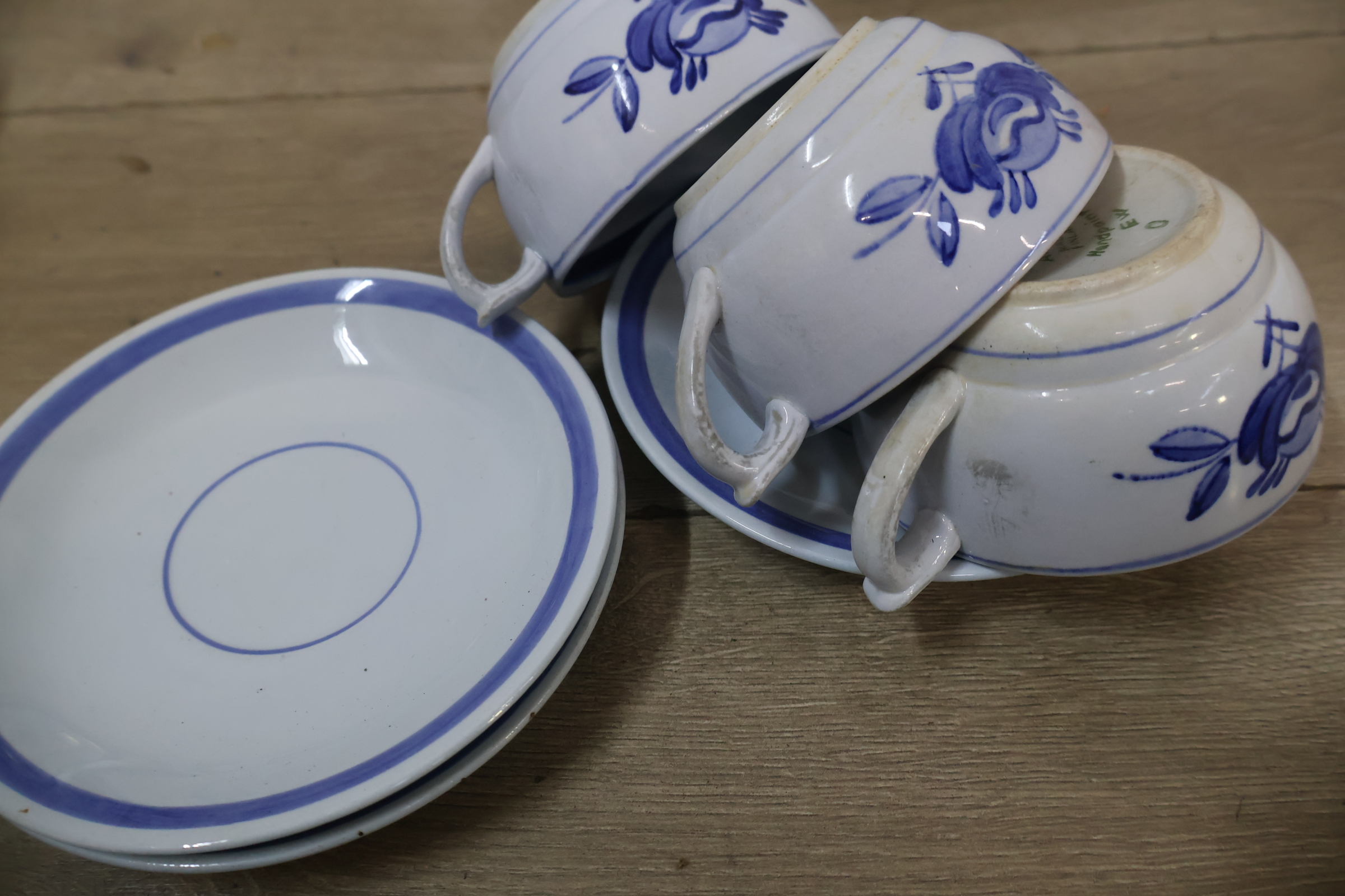 Servies met blauw bloemmotief, porselein – foto 11 – kavel bij GSD Auctions, Zoeterwoude