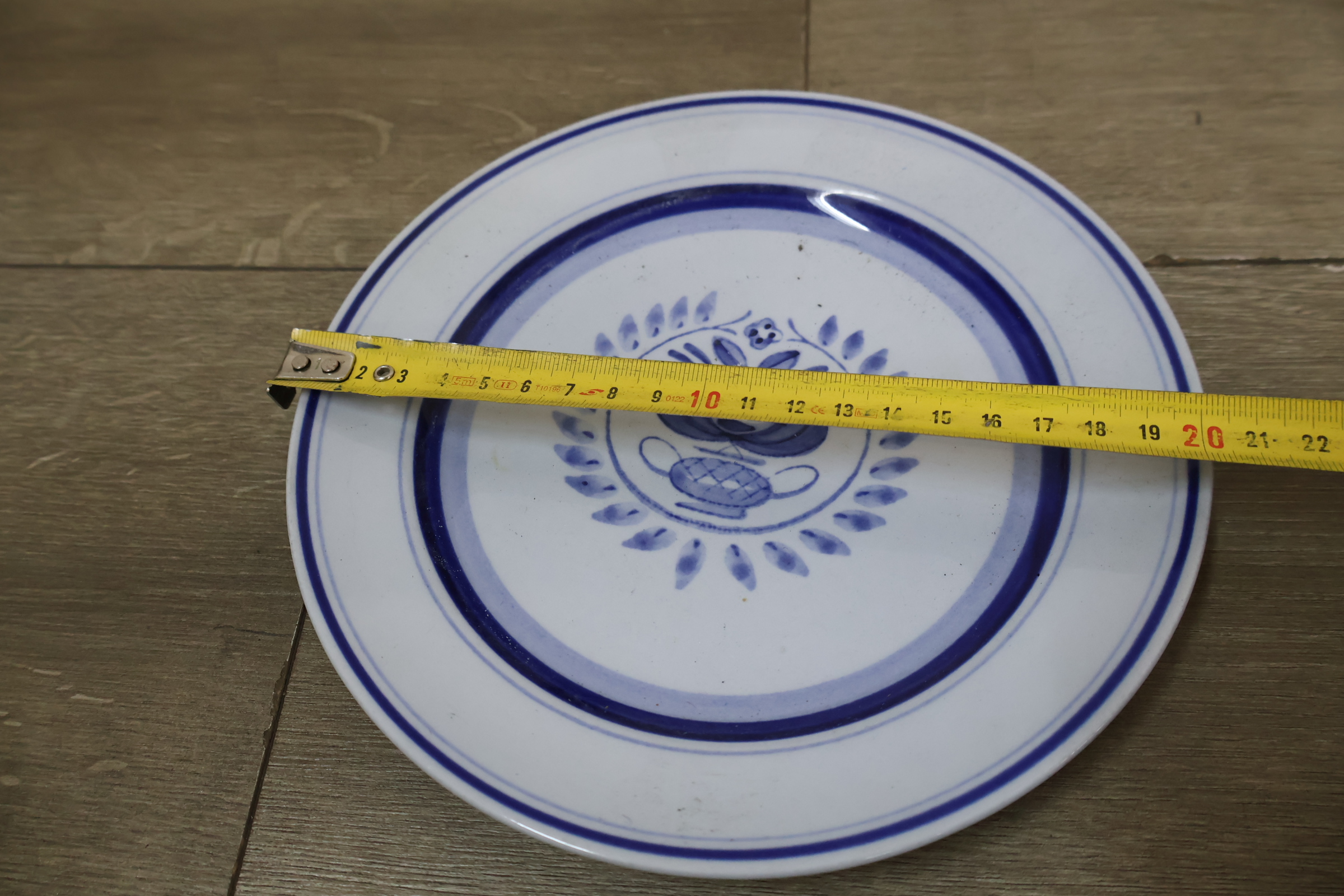 Servies met blauw bloemmotief, porselein – foto 23 – kavel bij GSD Auctions, Zoeterwoude