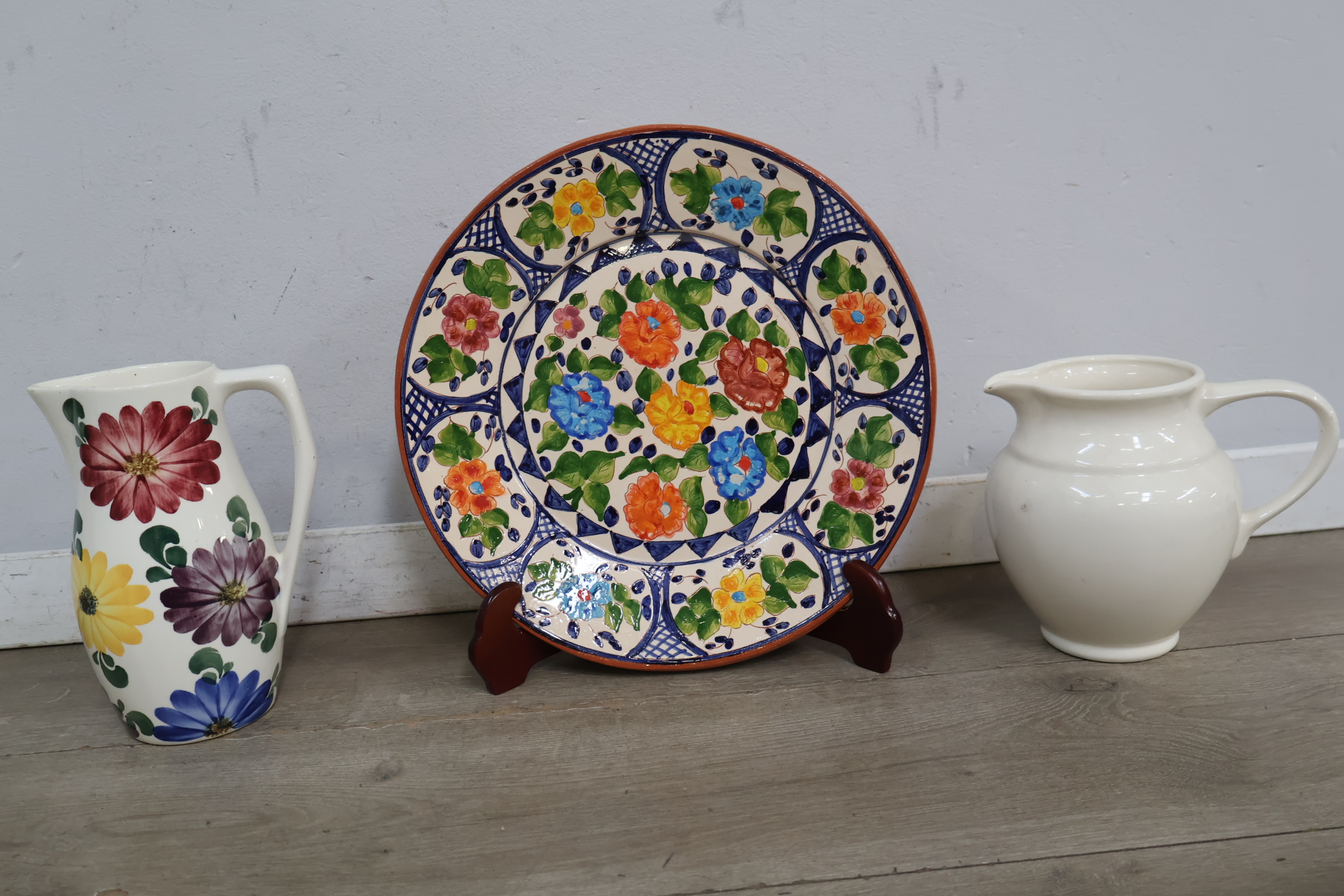 Set keramische kannen en schaal met bloemmotief – foto 6 – kavel bij GSD Auctions, Zoeterwoude