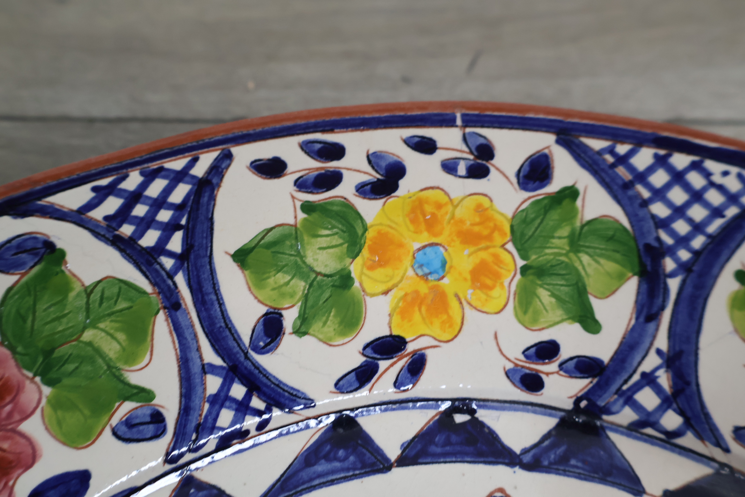 Set keramische kannen en schaal met bloemmotief – foto 10 – kavel bij GSD Auctions, Zoeterwoude