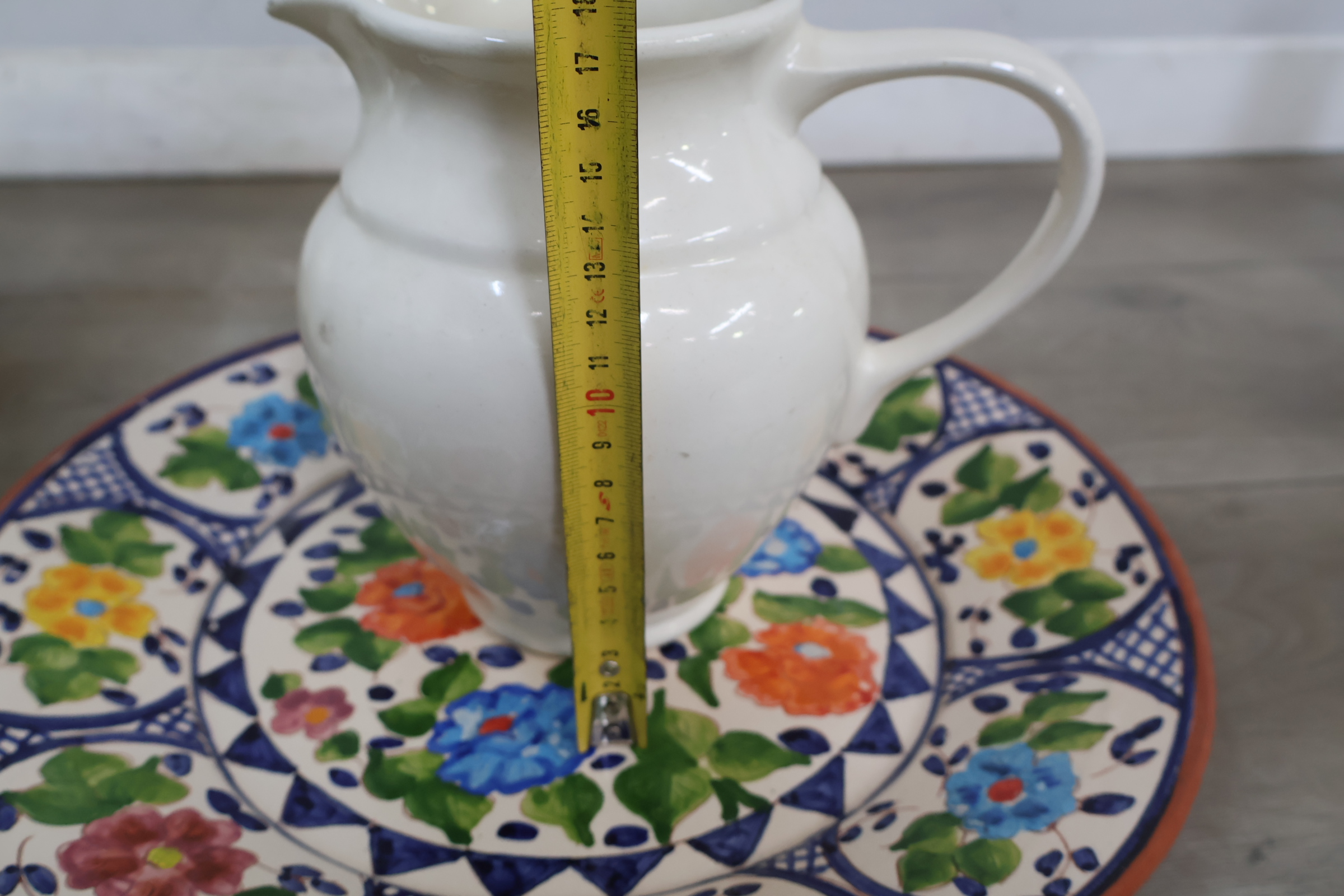Set keramische kannen en schaal met bloemmotief – foto 18 – kavel bij GSD Auctions, Zoeterwoude