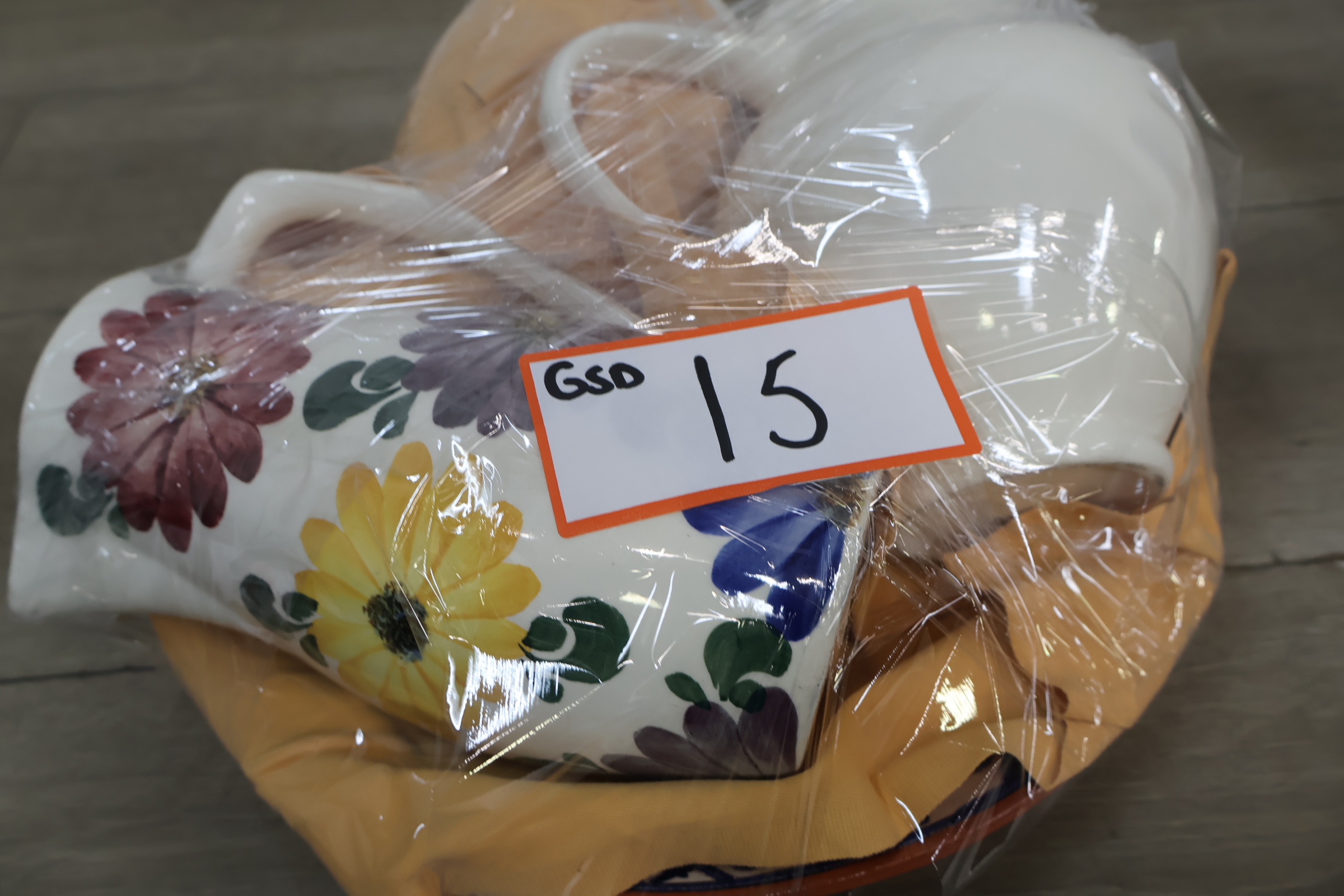 Set keramische kannen en schaal met bloemmotief – foto 21 – kavel bij GSD Auctions, Zoeterwoude
