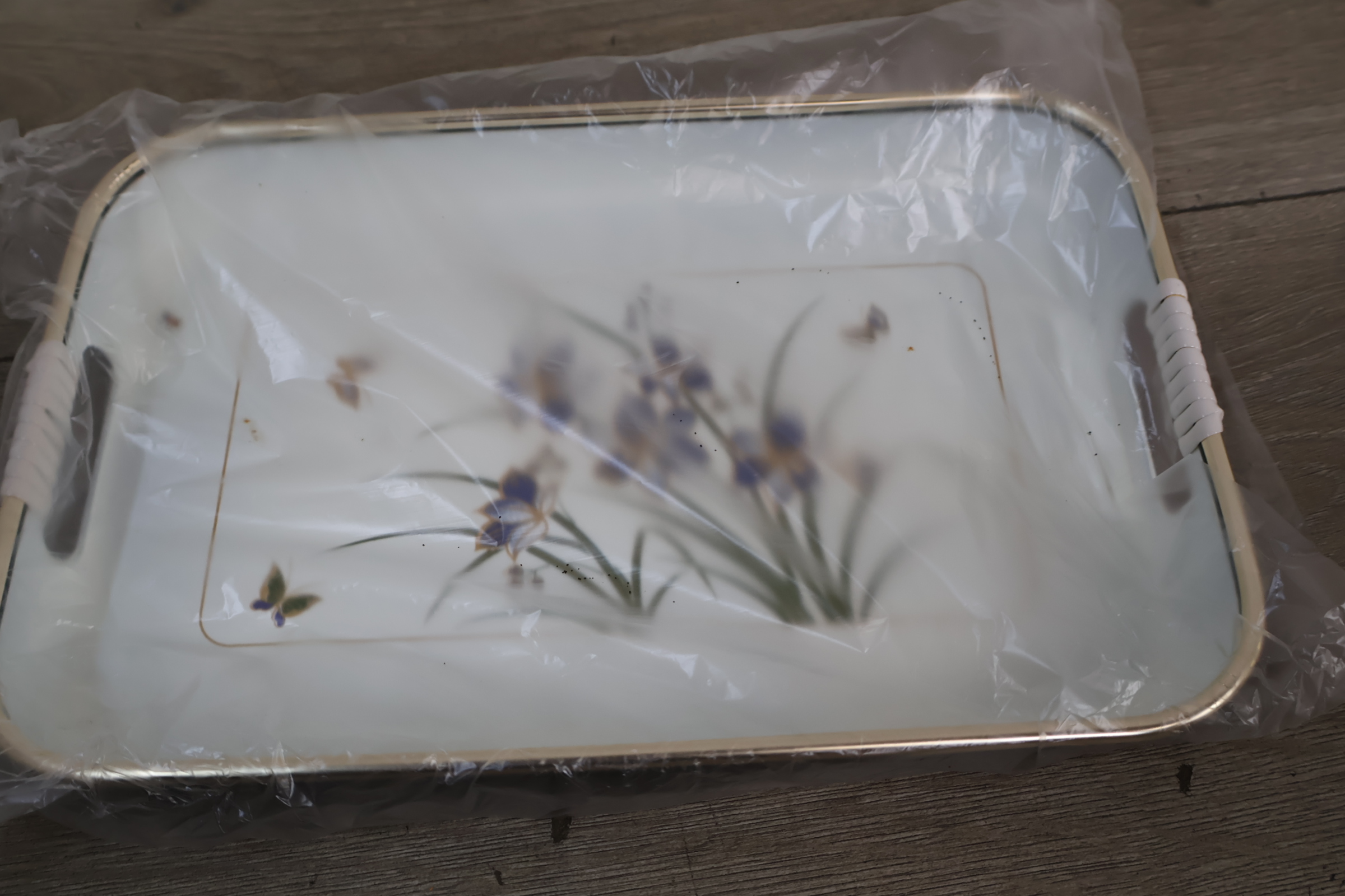 Set van 3 dienbladen met bloemendecoratie – foto 11 – kavel bij GSD Auctions, Zoeterwoude