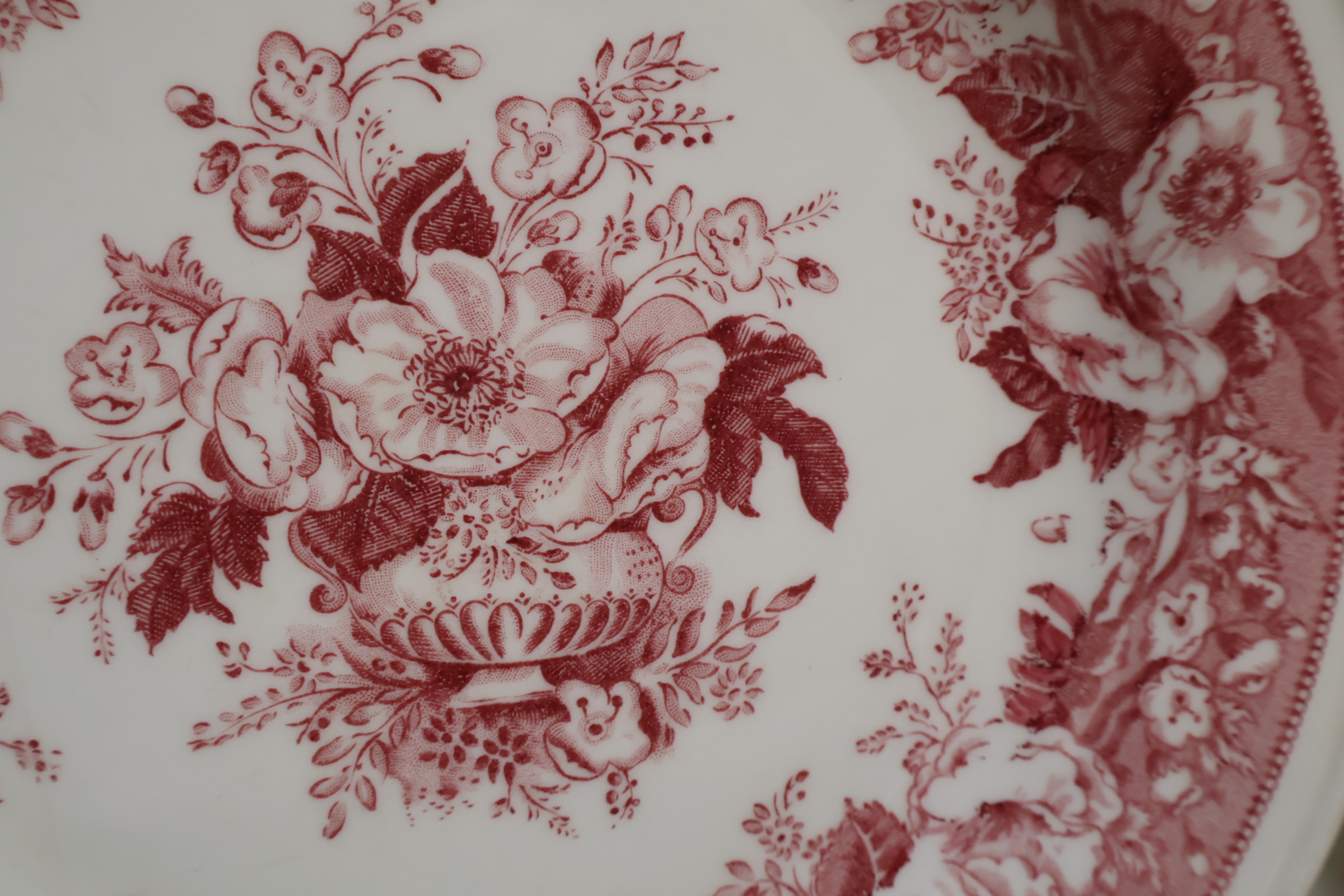 Set van diverse gedecoreerde borden en kopje met schotels – foto 17 – kavel bij GSD Auctions, Zoeterwoude