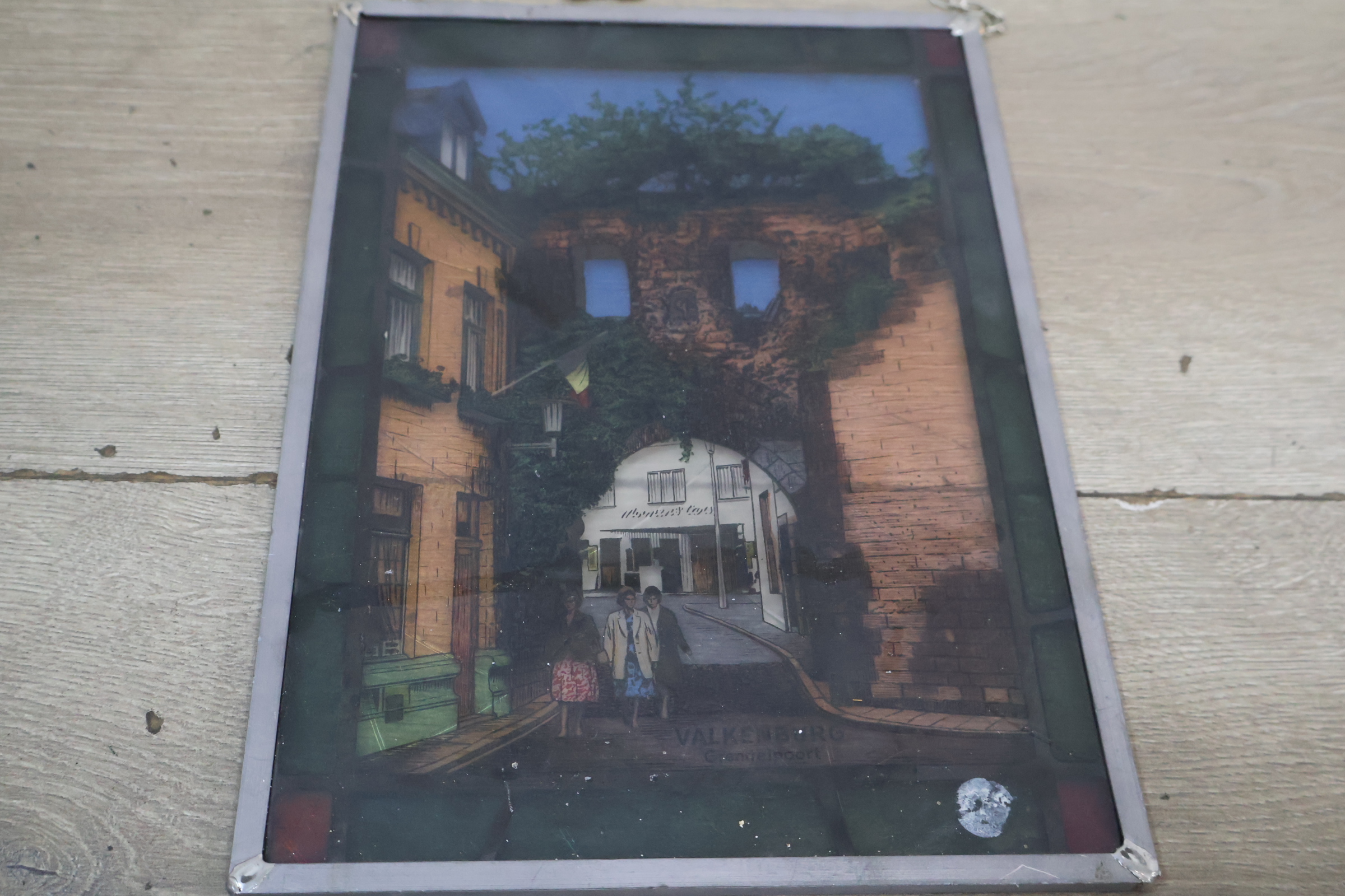 Set van drie glazen panelen met metalen frames en ketting – foto 13 – kavel bij GSD Auctions, Zoeterwoude