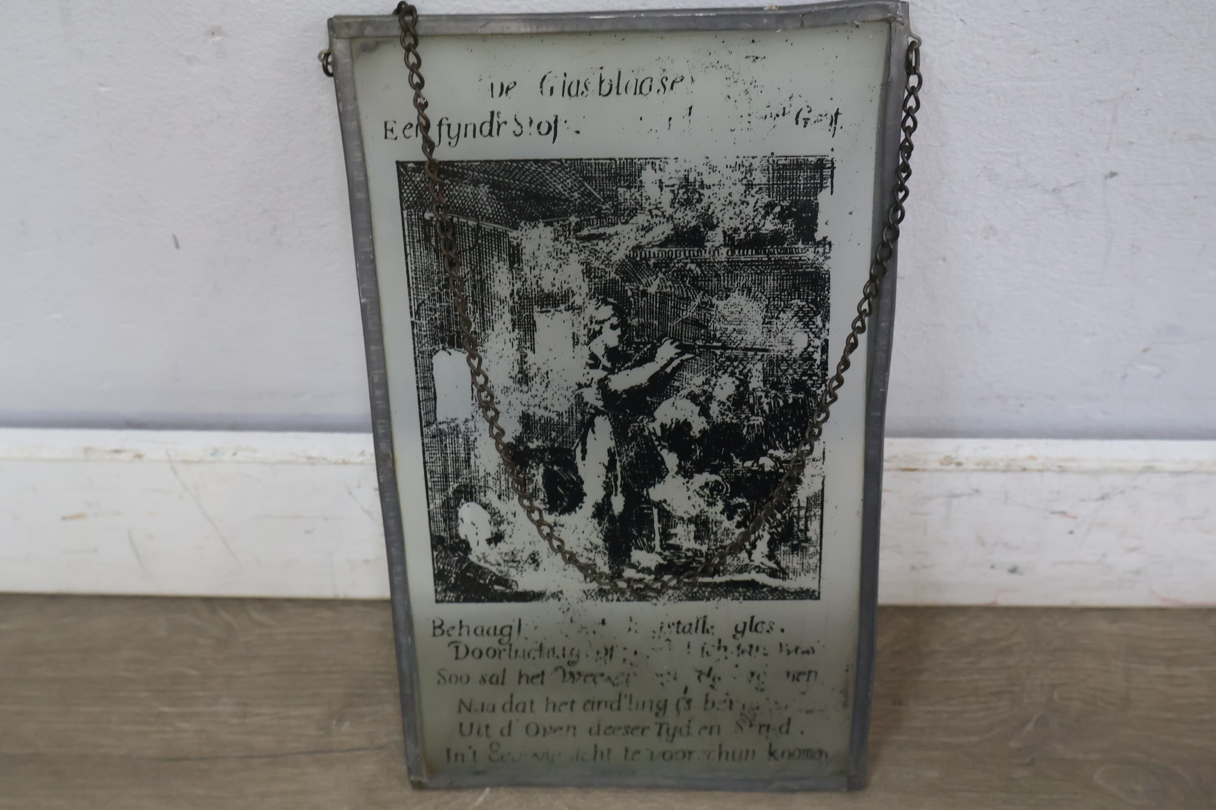 Set van drie glazen panelen met metalen frames en ketting – foto 14 – kavel bij GSD Auctions, Zoeterwoude