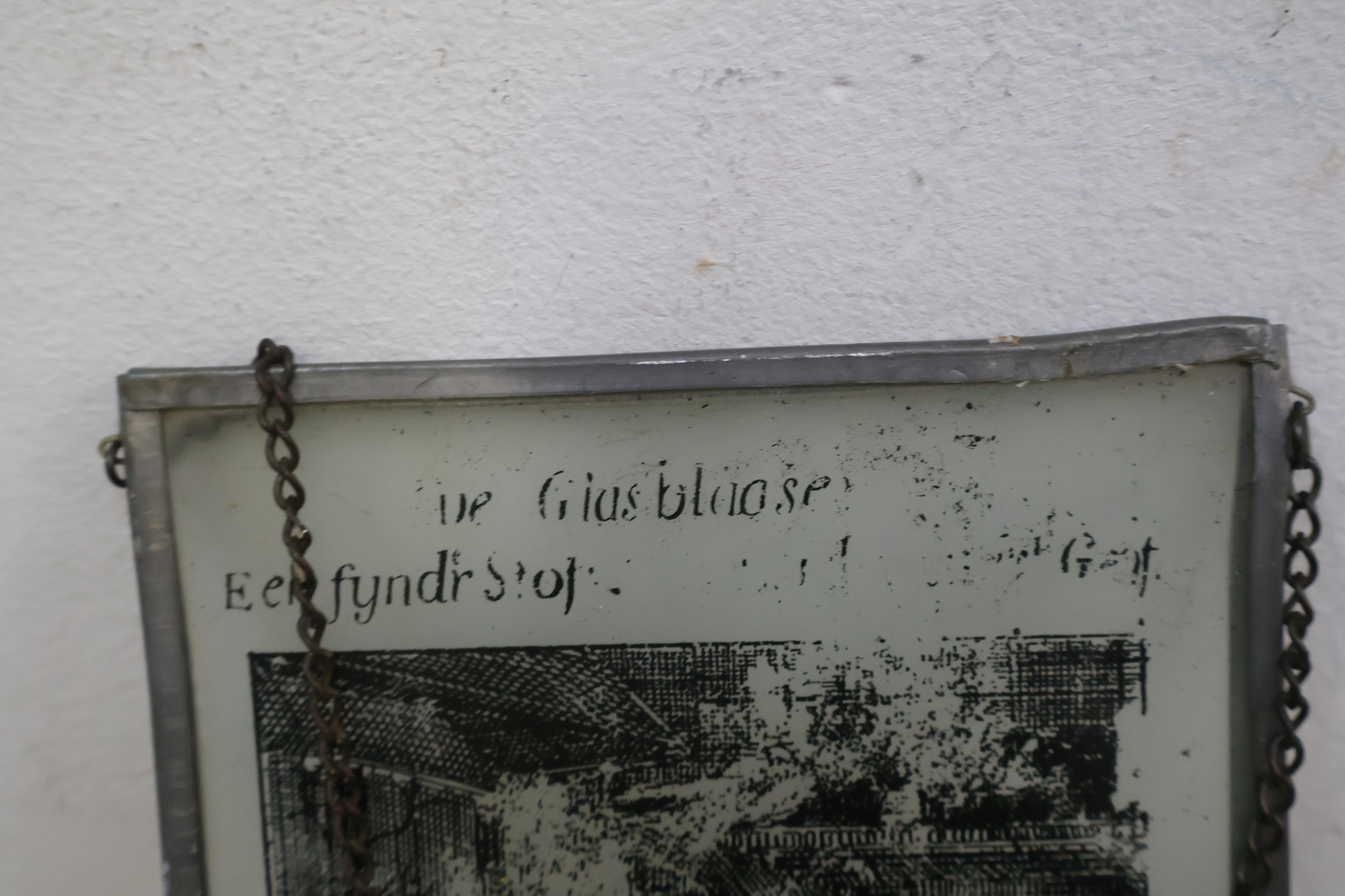 Set van drie glazen panelen met metalen frames en ketting – foto 15 – kavel bij GSD Auctions, Zoeterwoude