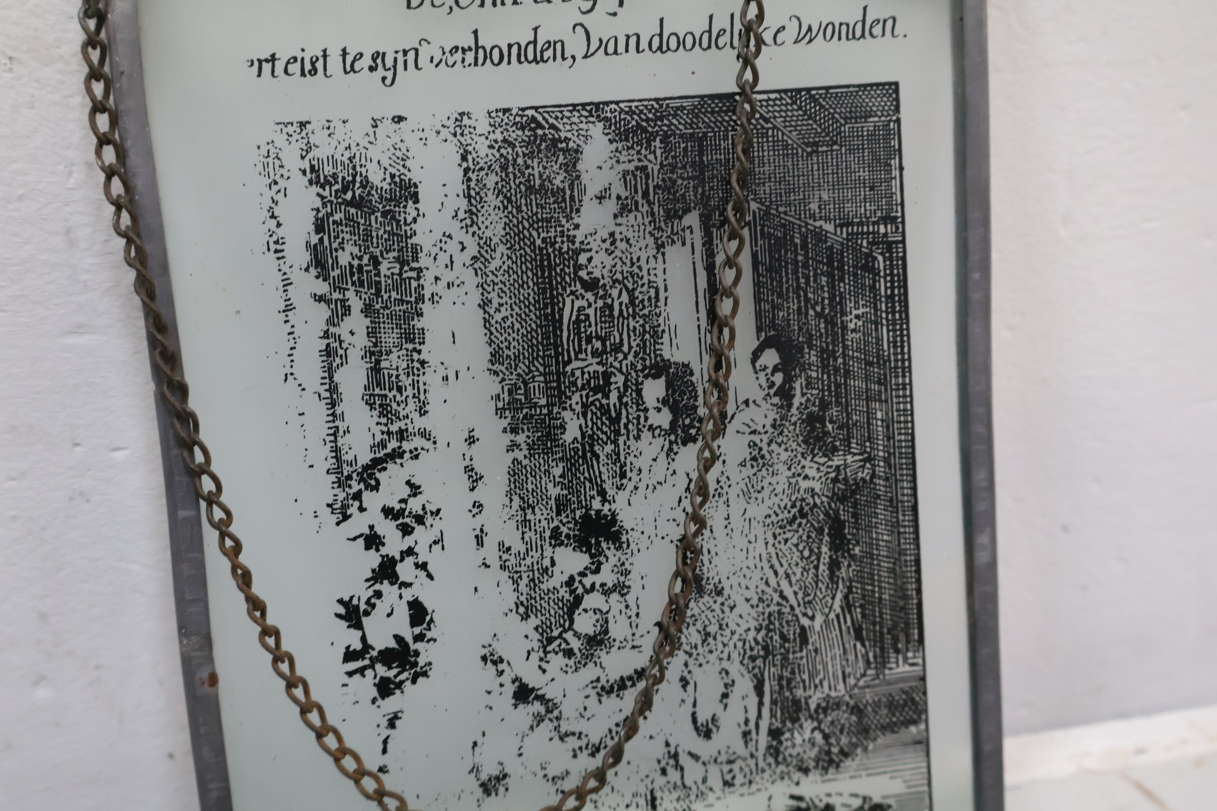 Set van drie glazen panelen met metalen frames en ketting – foto 17 – kavel bij GSD Auctions, Zoeterwoude